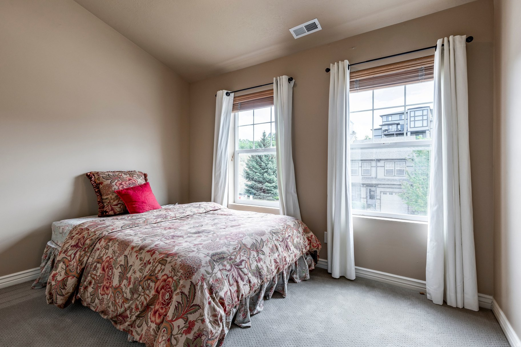 STONELEIGH HEIGHTS AT SUNCREST PHASE 1 - Residential
