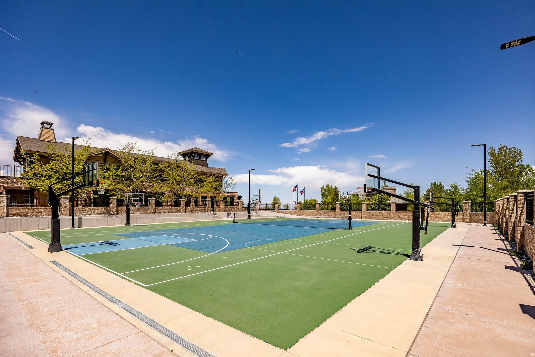 STONELEIGH HEIGHTS AT SUNCREST PHASE 1 - Residential