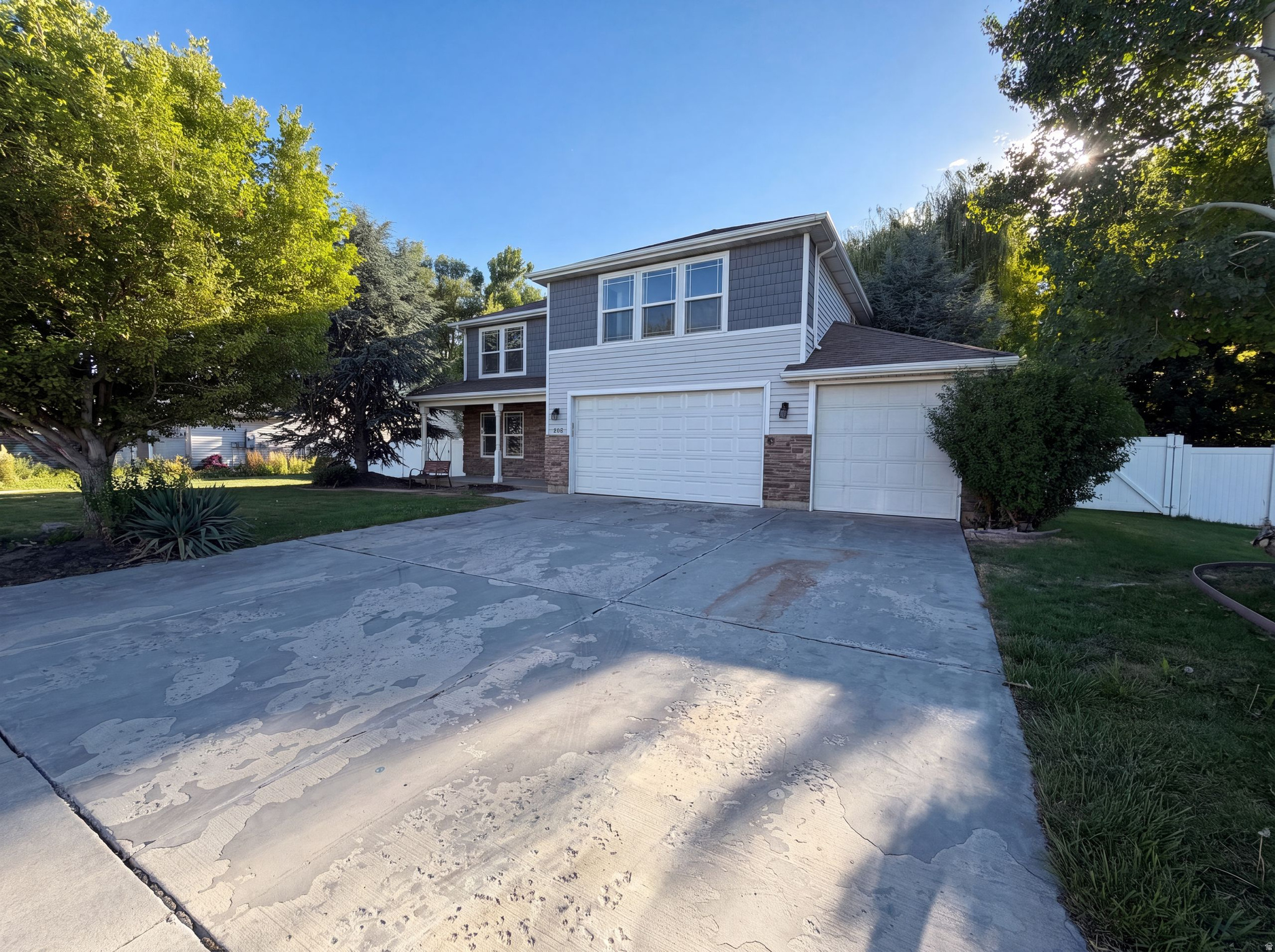 BENNY ESTATES - Residential