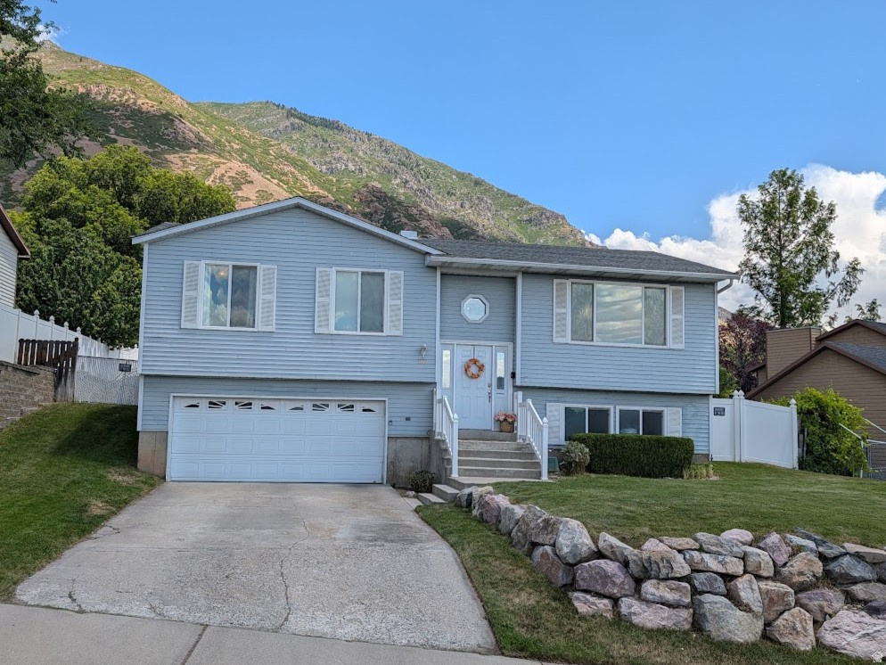 EAGLE RIDGE - Residential