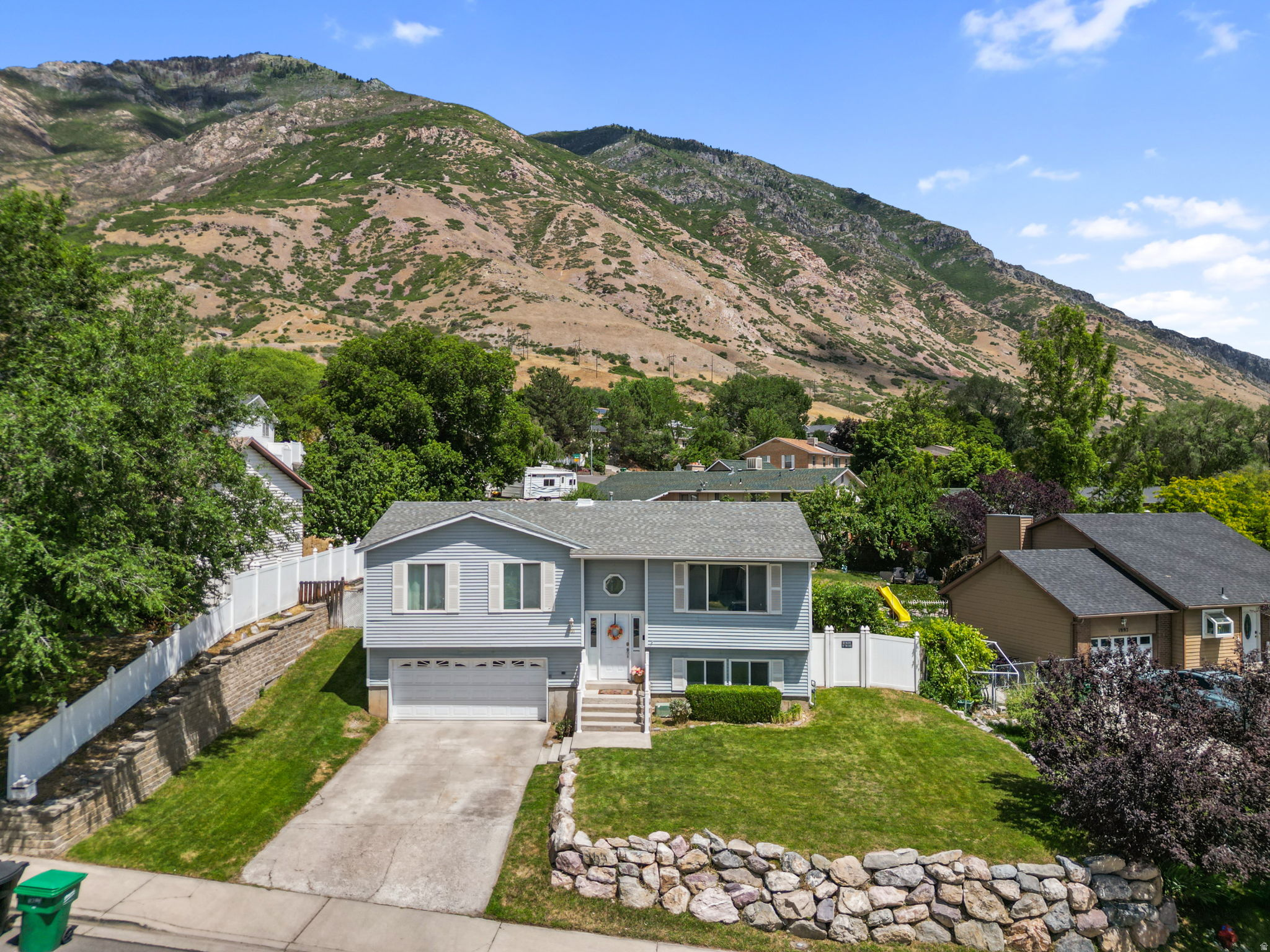 EAGLE RIDGE - Residential