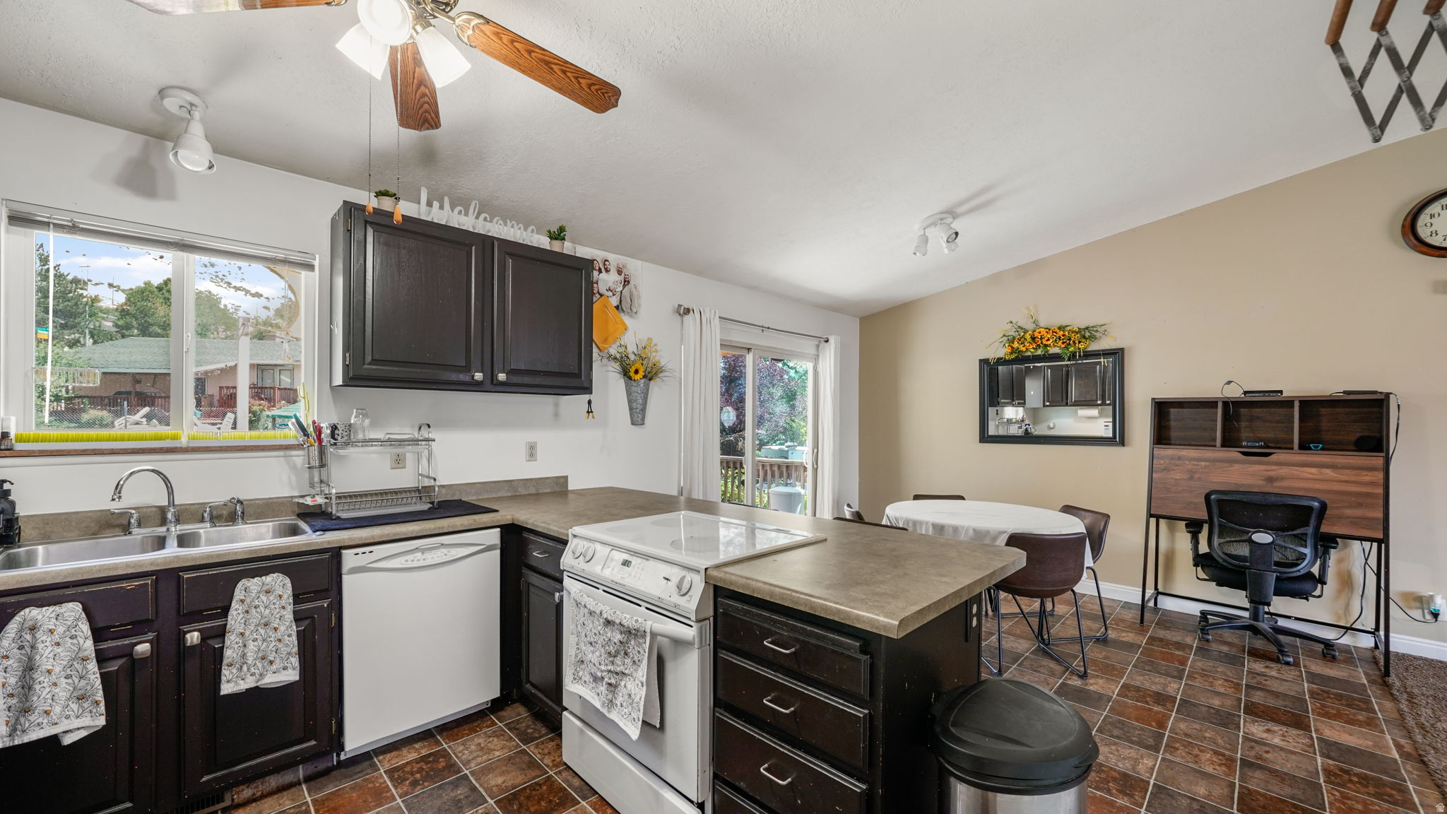 EAGLE RIDGE - Residential