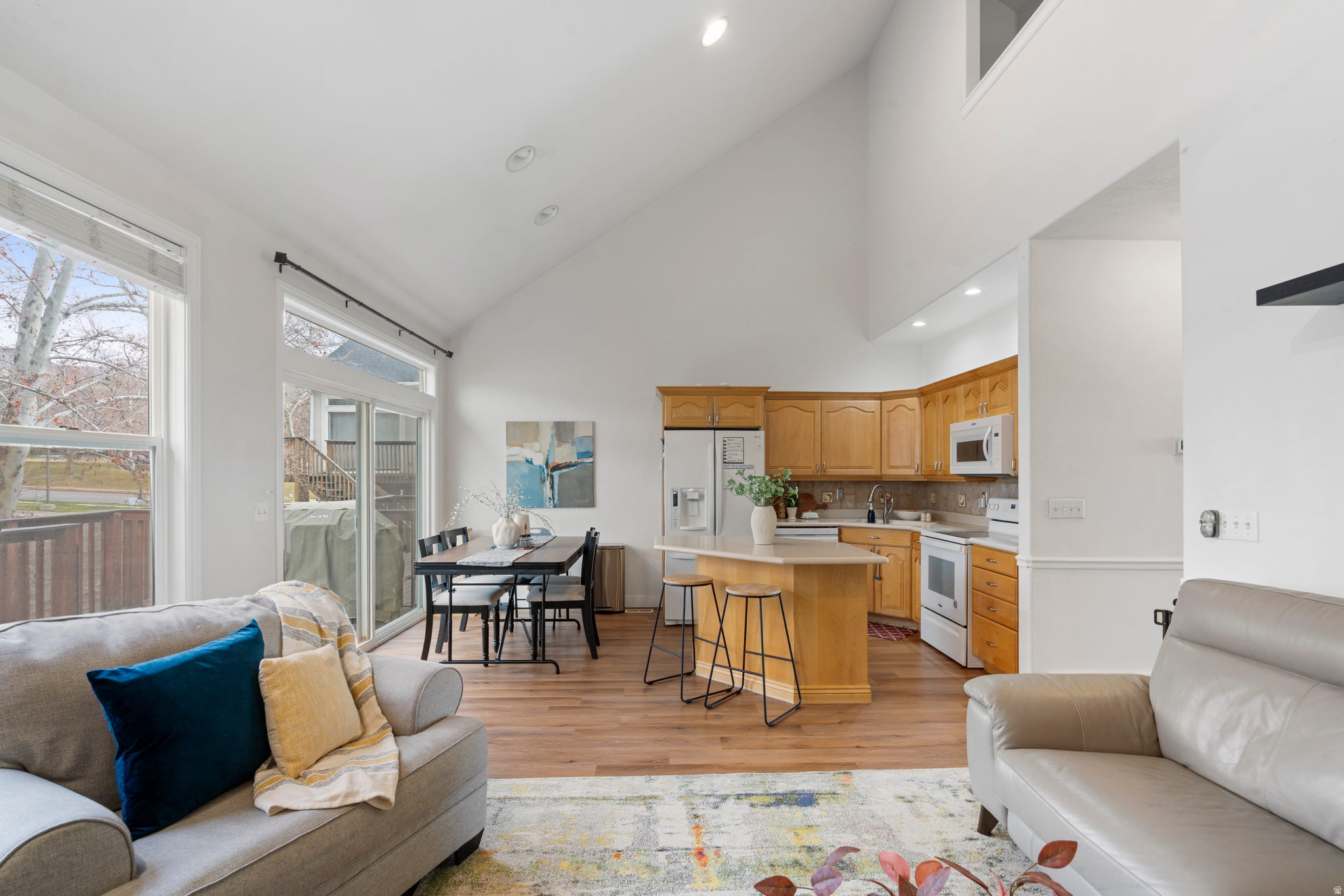 DAVIS TOWNHOMES - Residential