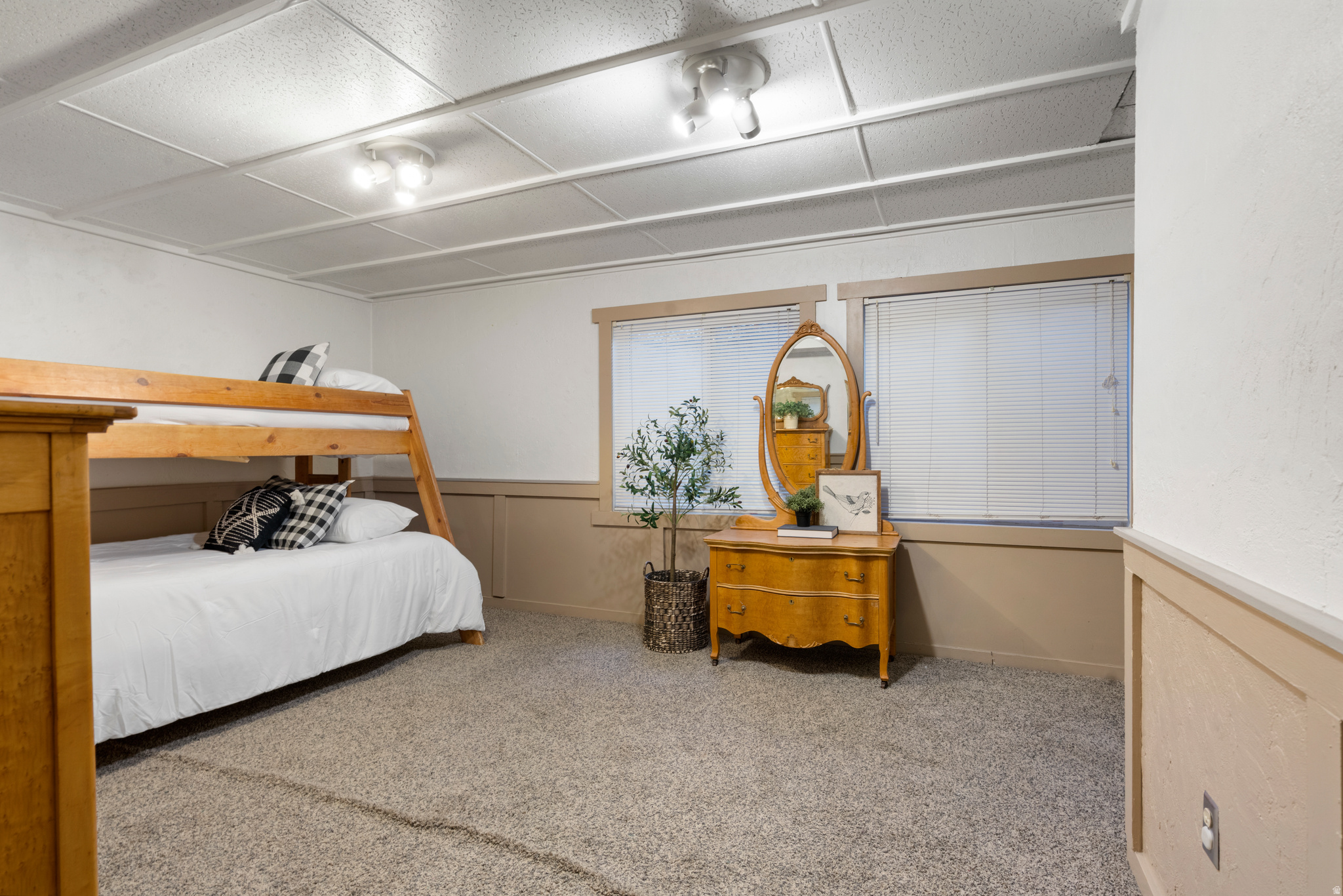 DAVIS TOWNHOMES - Residential