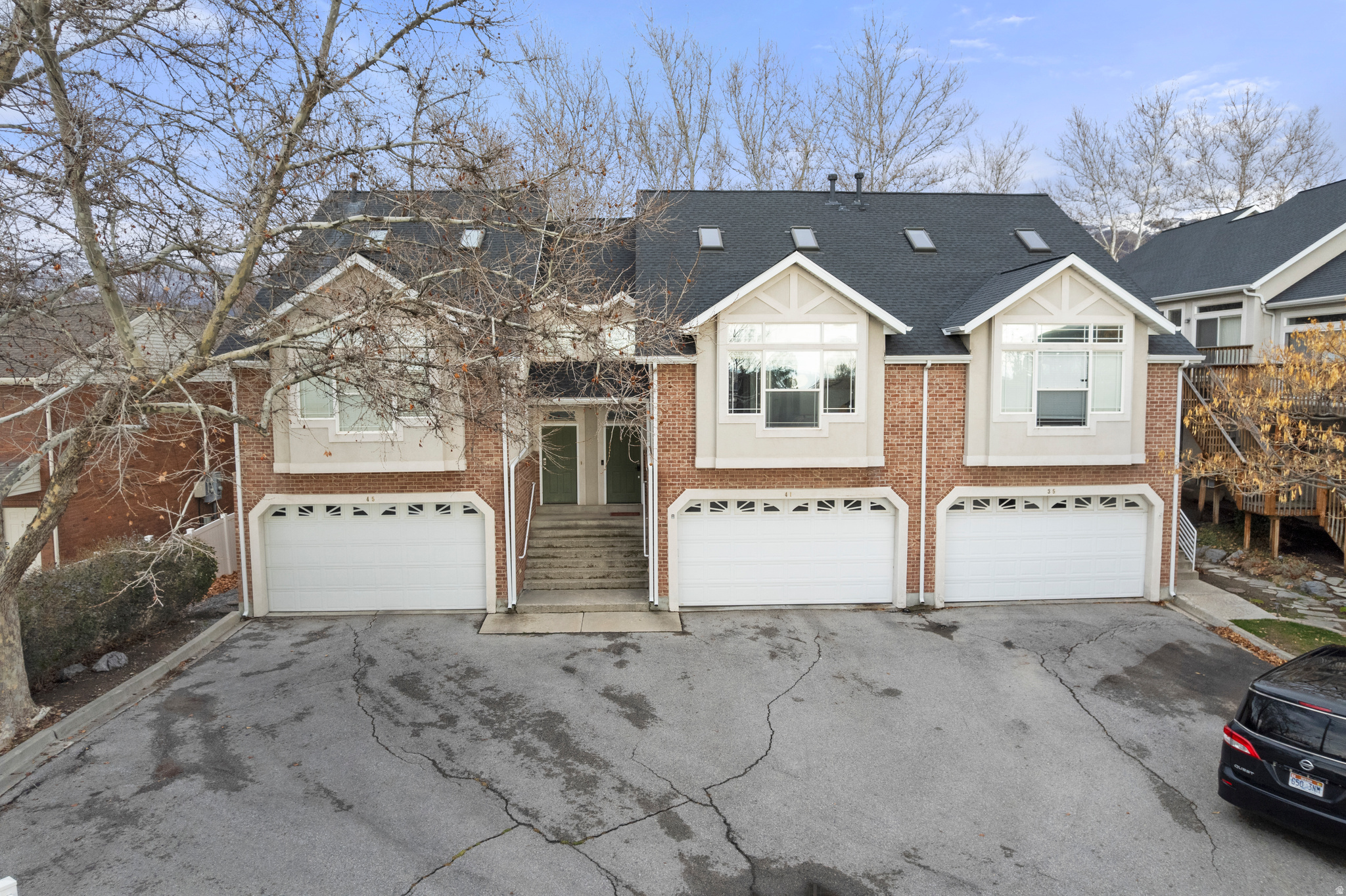 DAVIS TOWNHOMES - Residential
