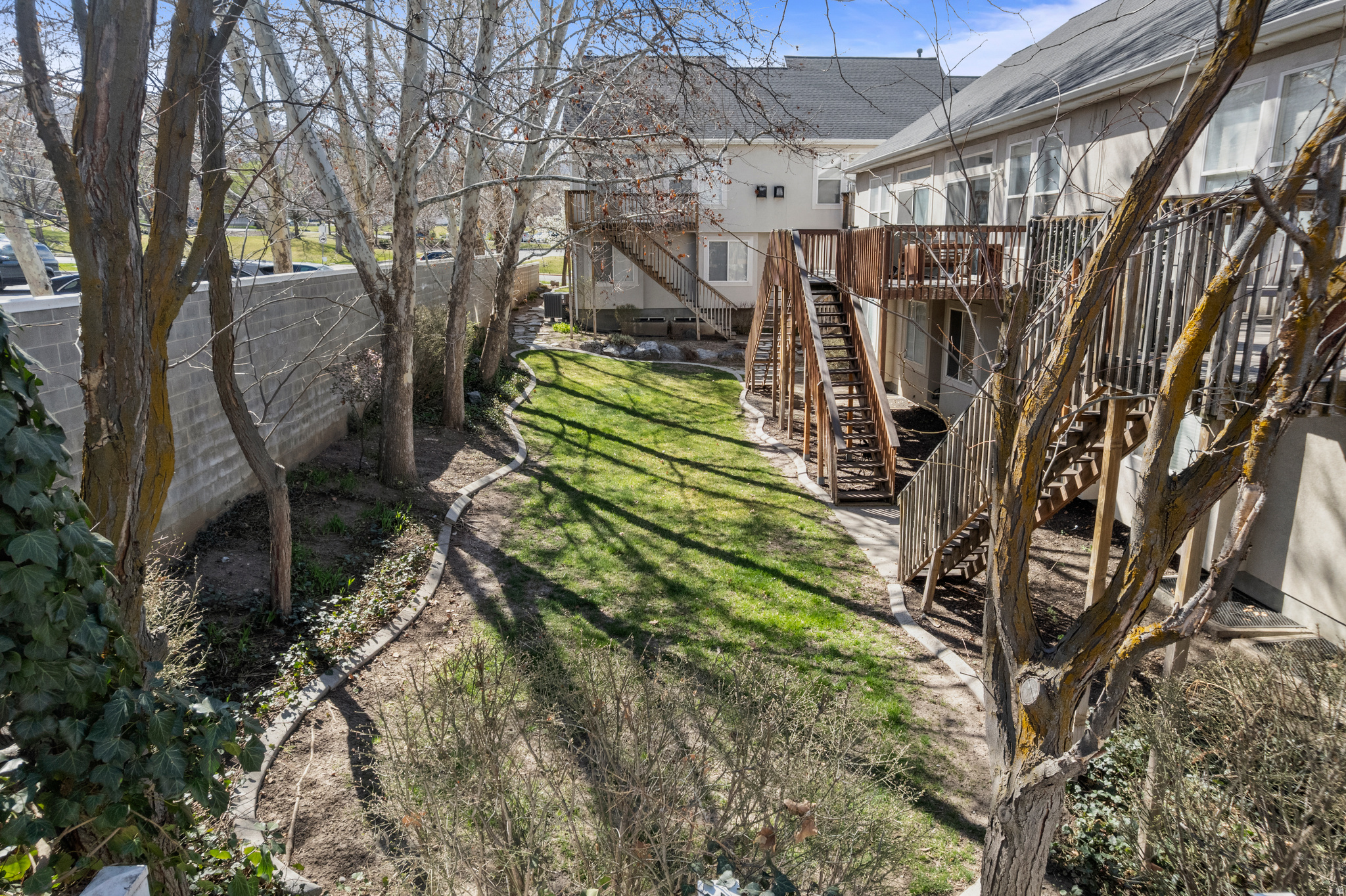 DAVIS TOWNHOMES - Residential