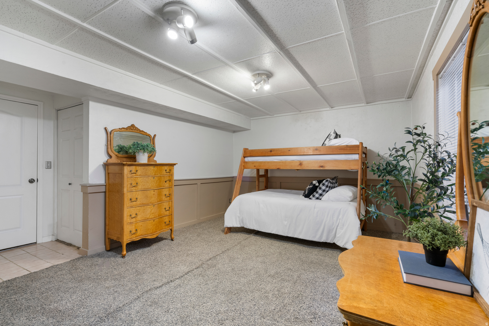 DAVIS TOWNHOMES - Residential