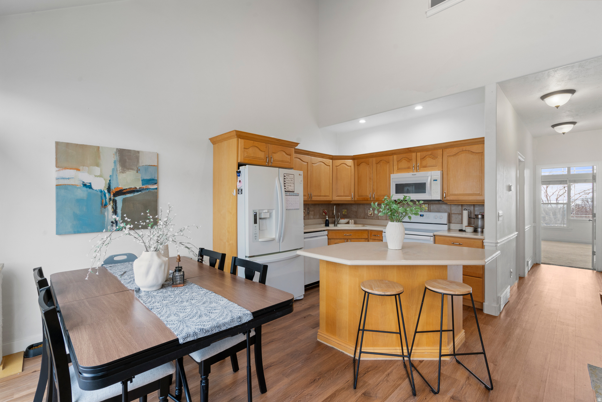 DAVIS TOWNHOMES - Residential