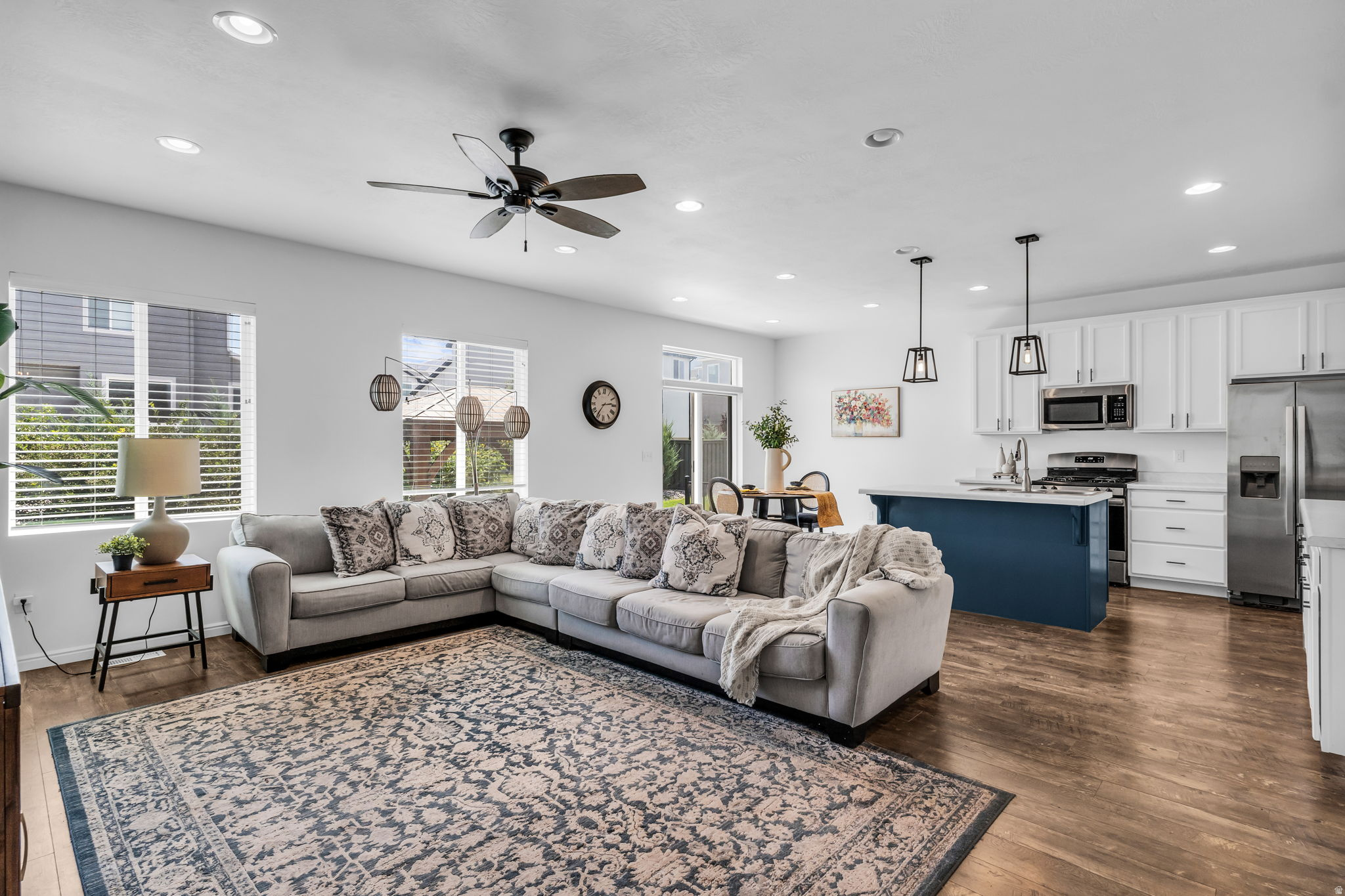 LAKESIDE - Residential