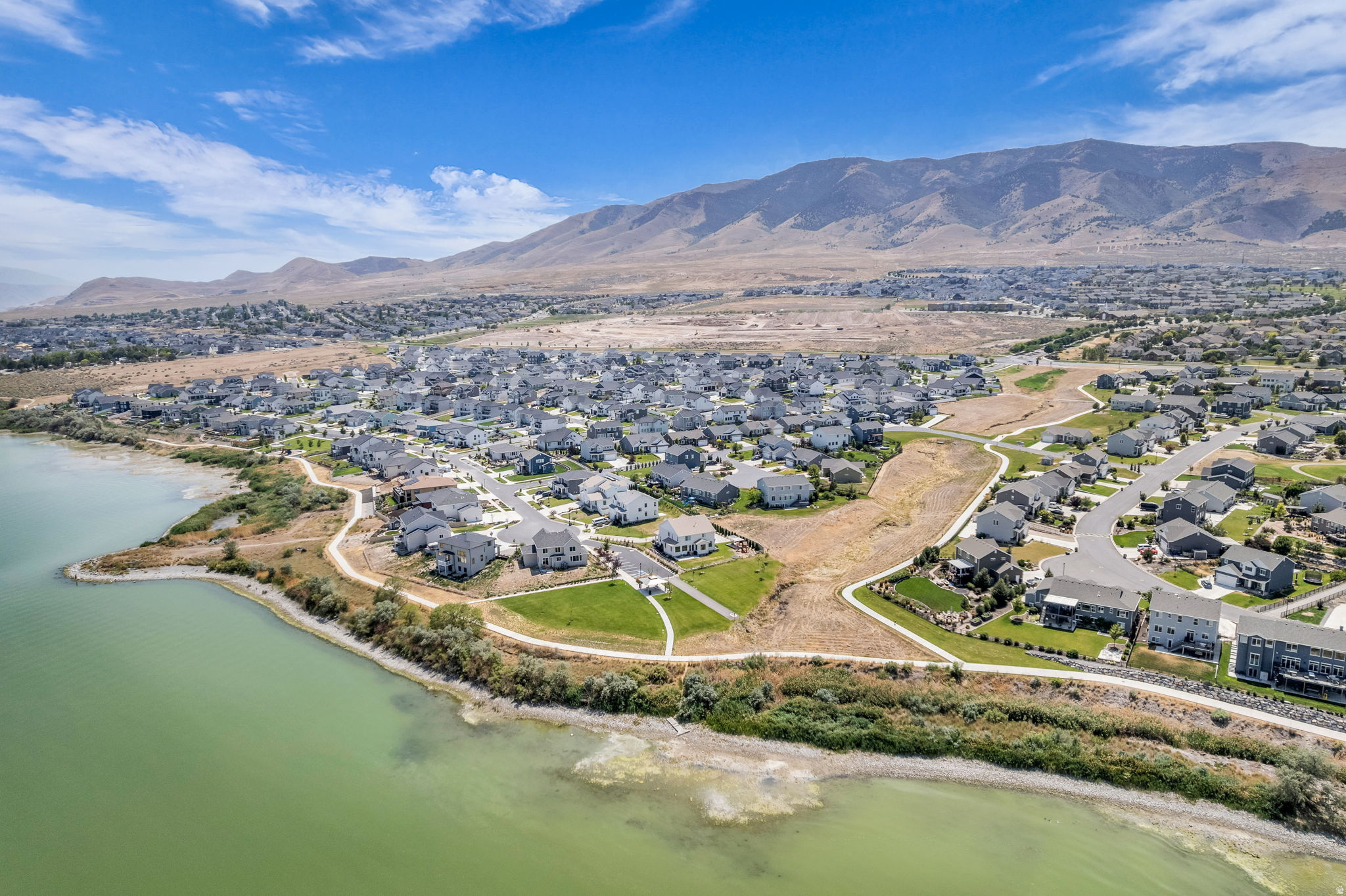 LAKESIDE - Residential