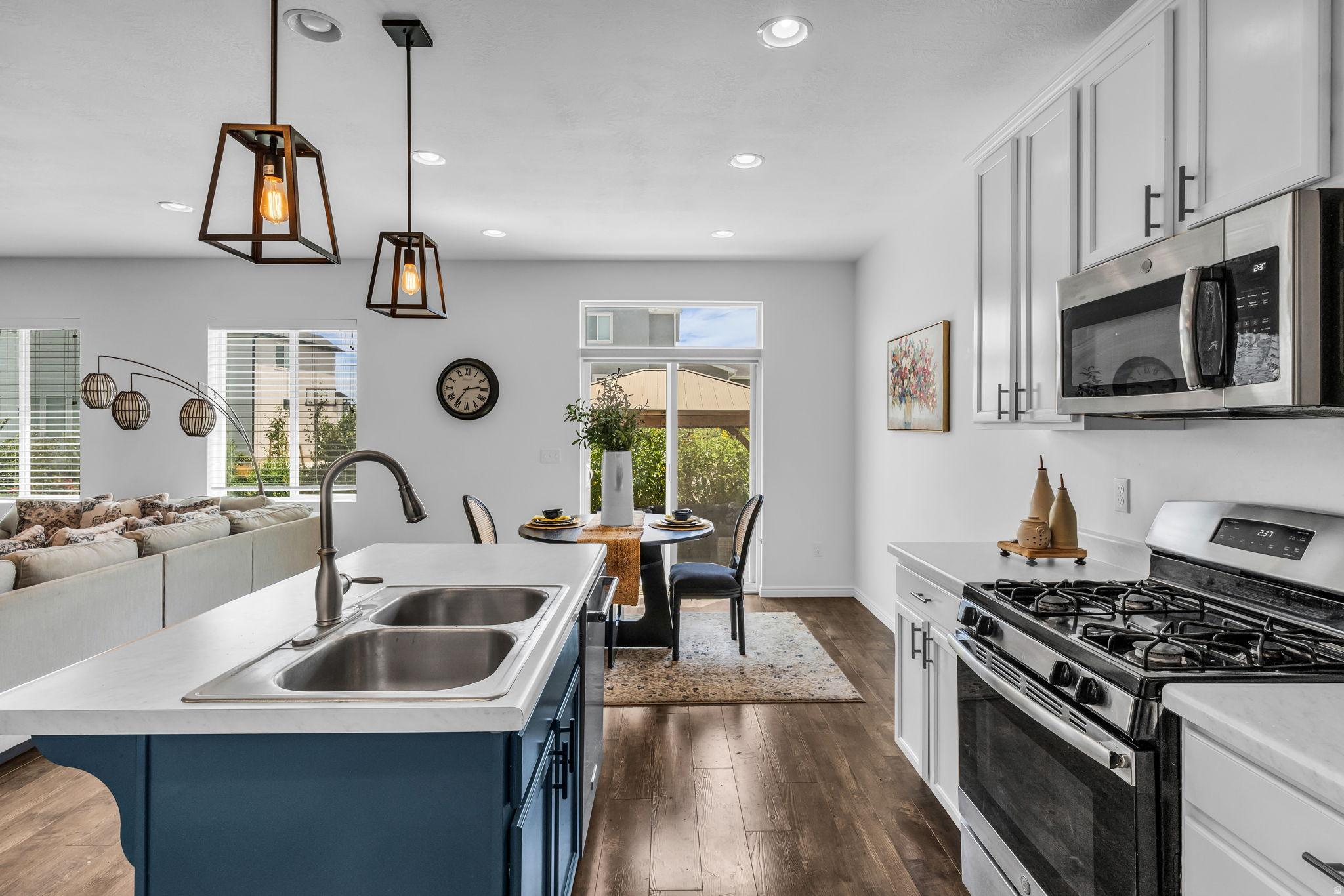 LAKESIDE - Residential