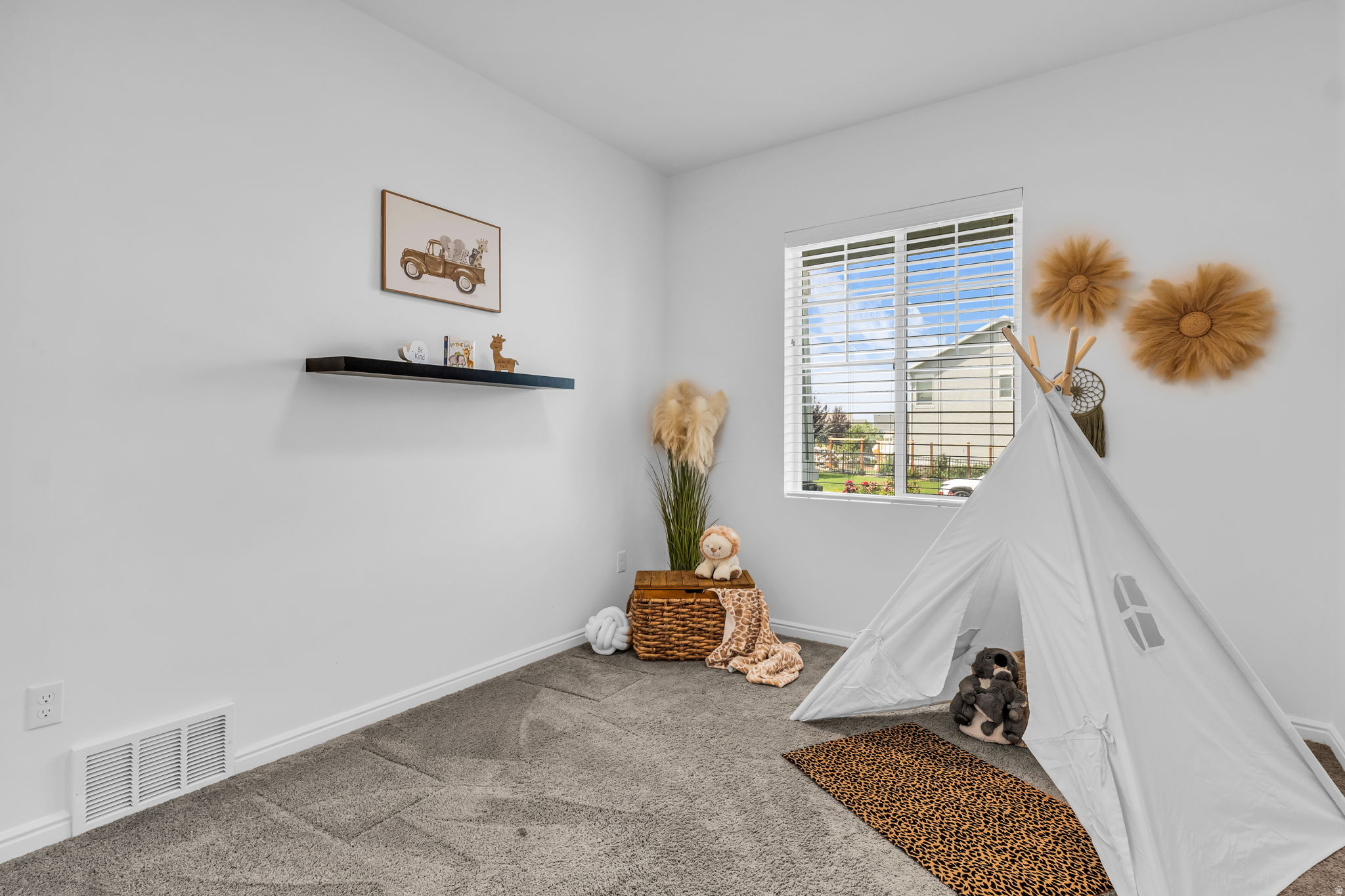 LAKESIDE - Residential