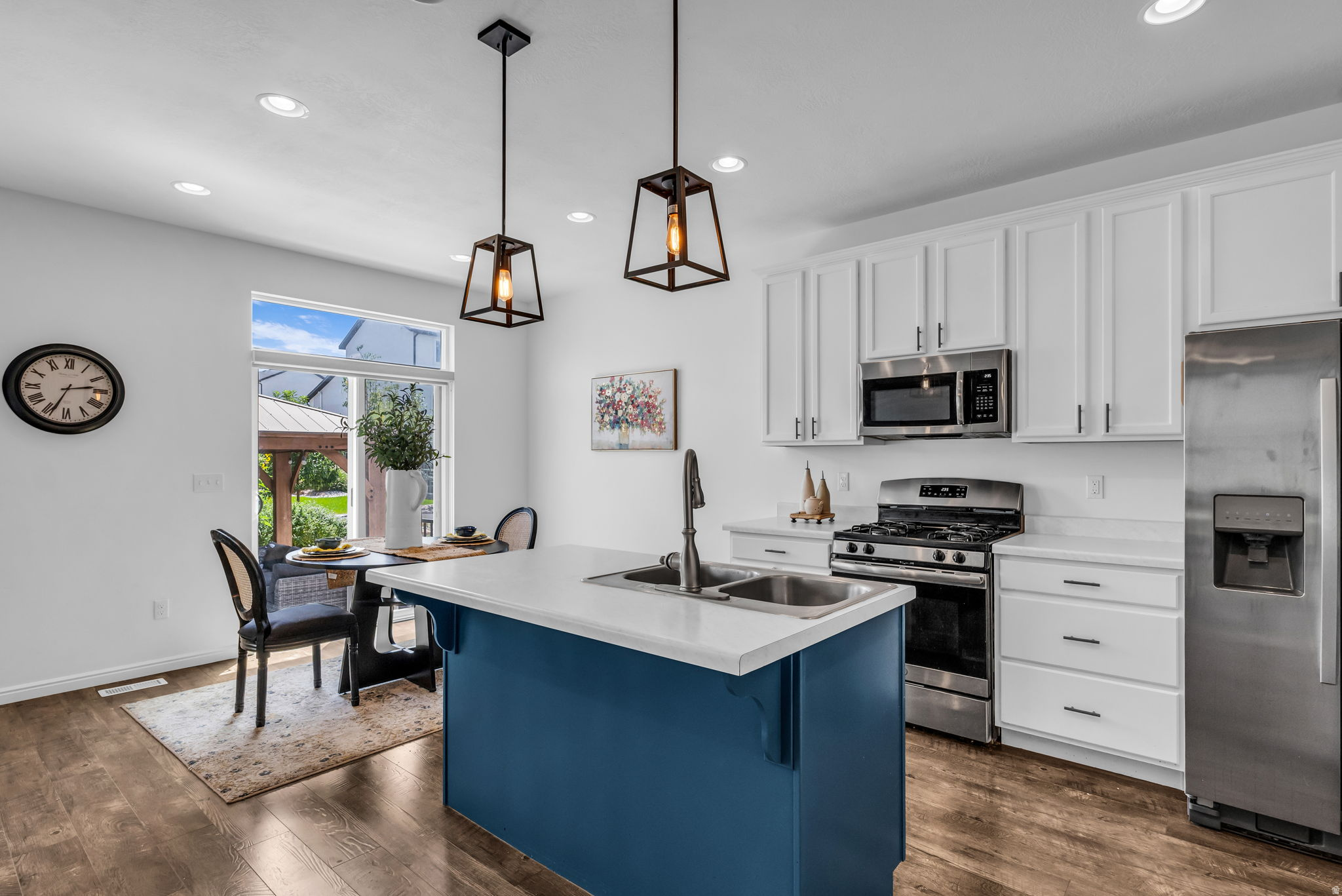 LAKESIDE - Residential