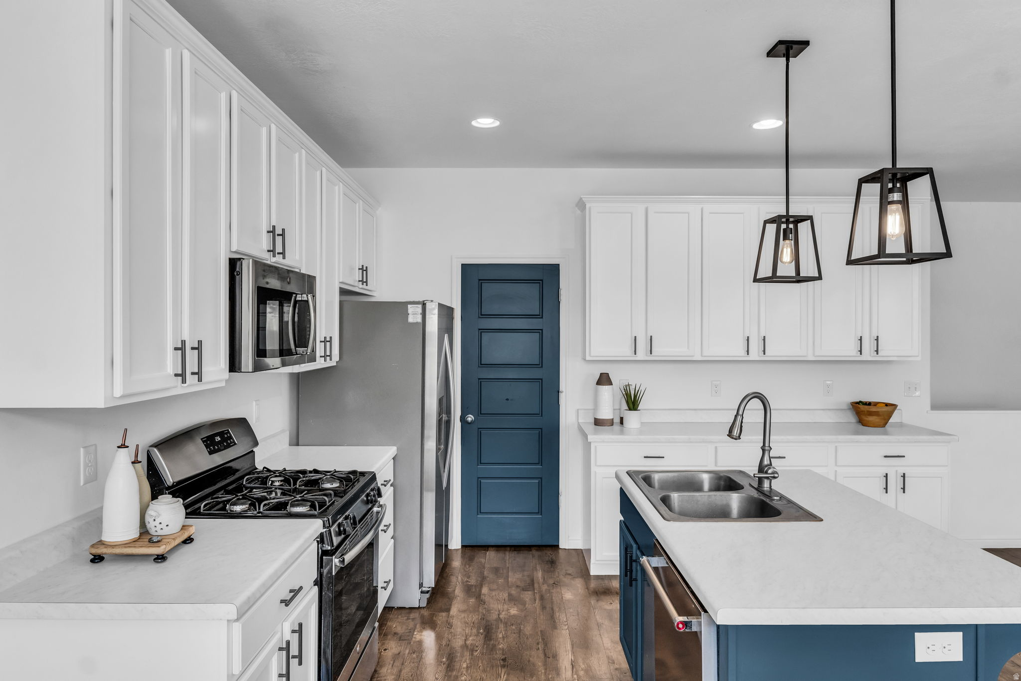 LAKESIDE - Residential