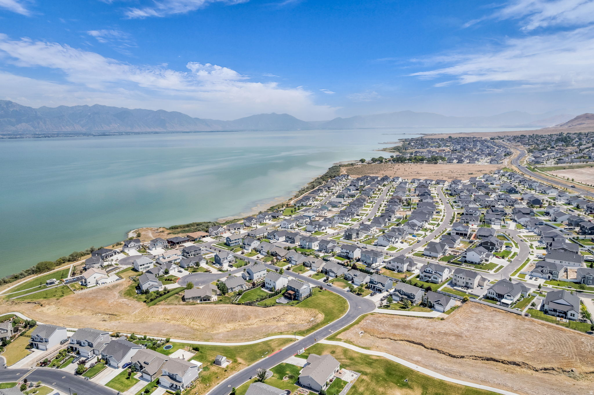 LAKESIDE - Residential