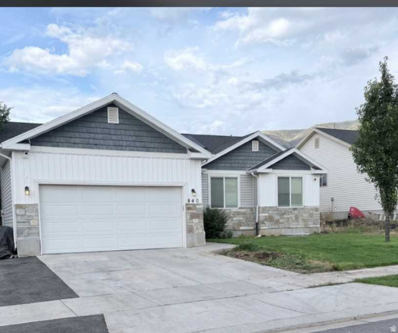 APPLE HOLLOW - Residential