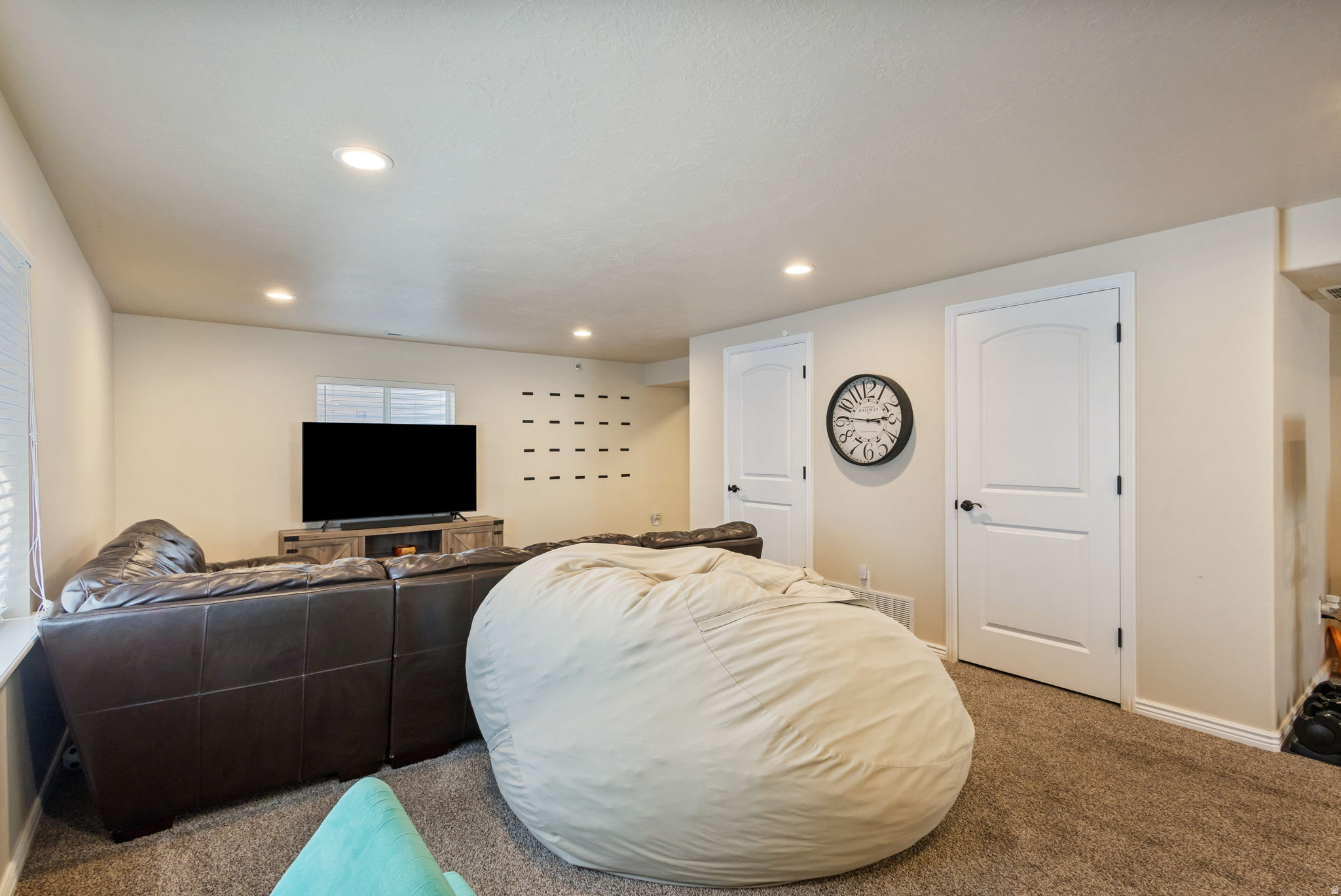 HERRIMAN VILLAGE - Residential
