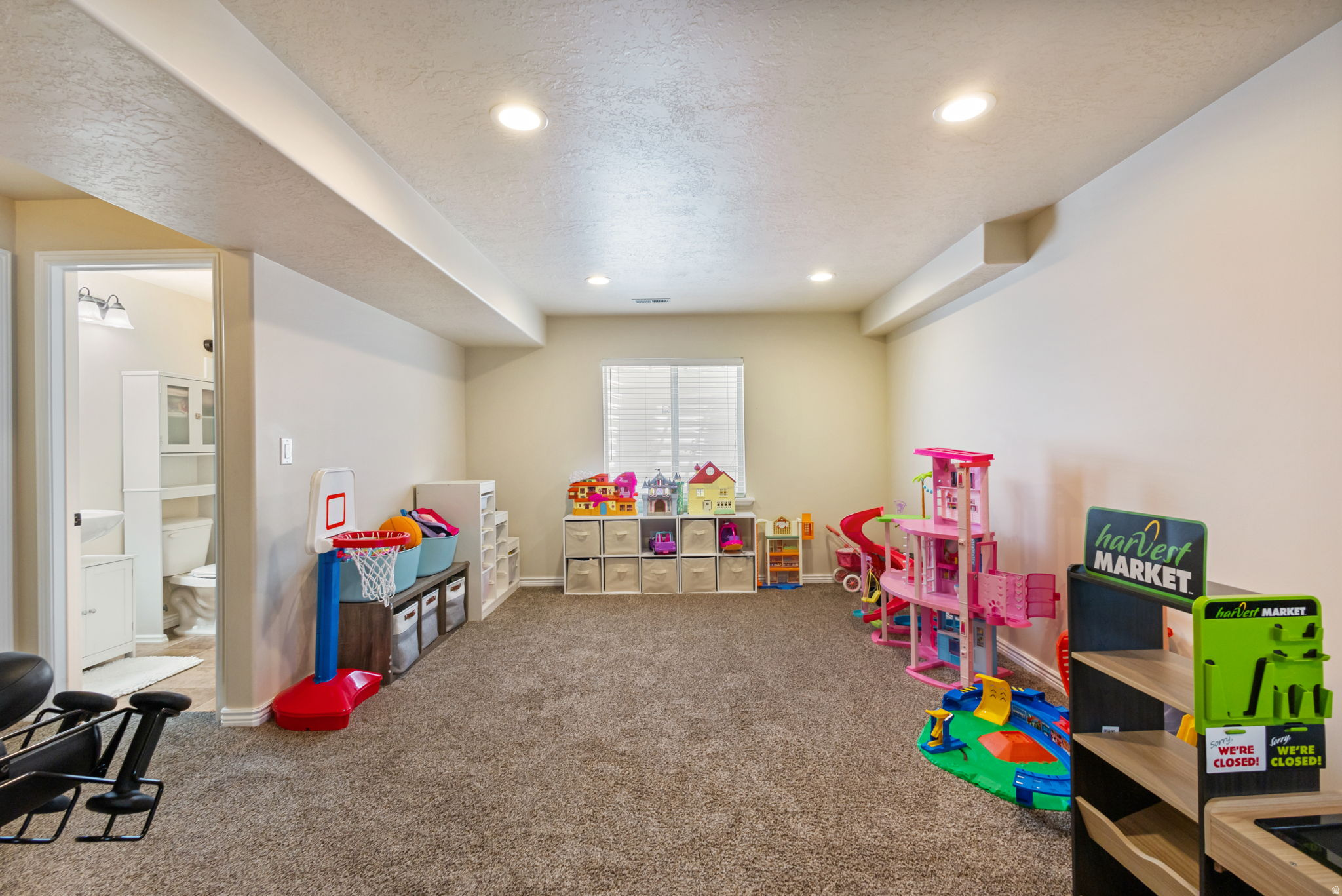 HERRIMAN VILLAGE - Residential