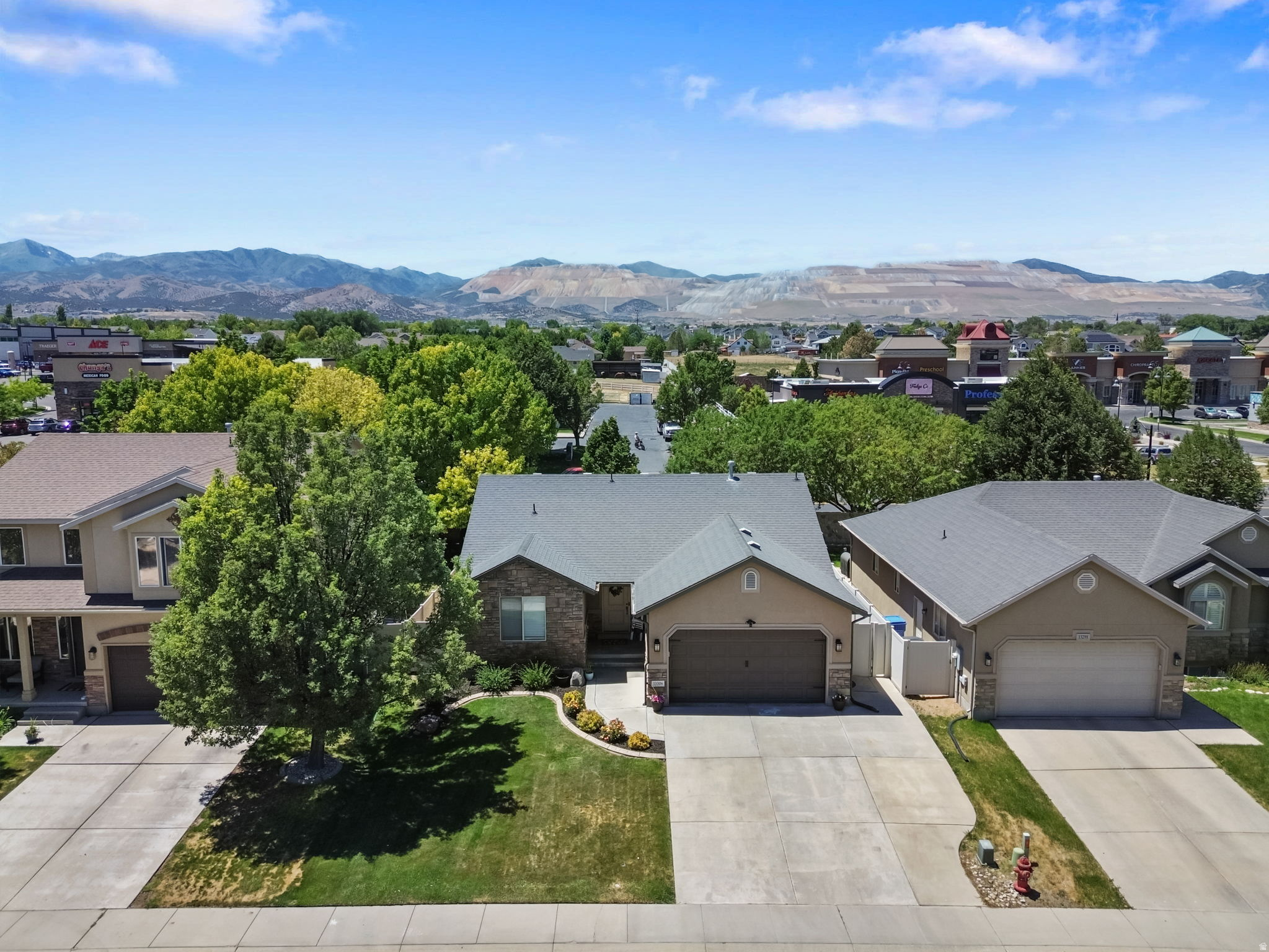 HERRIMAN VILLAGE - Residential