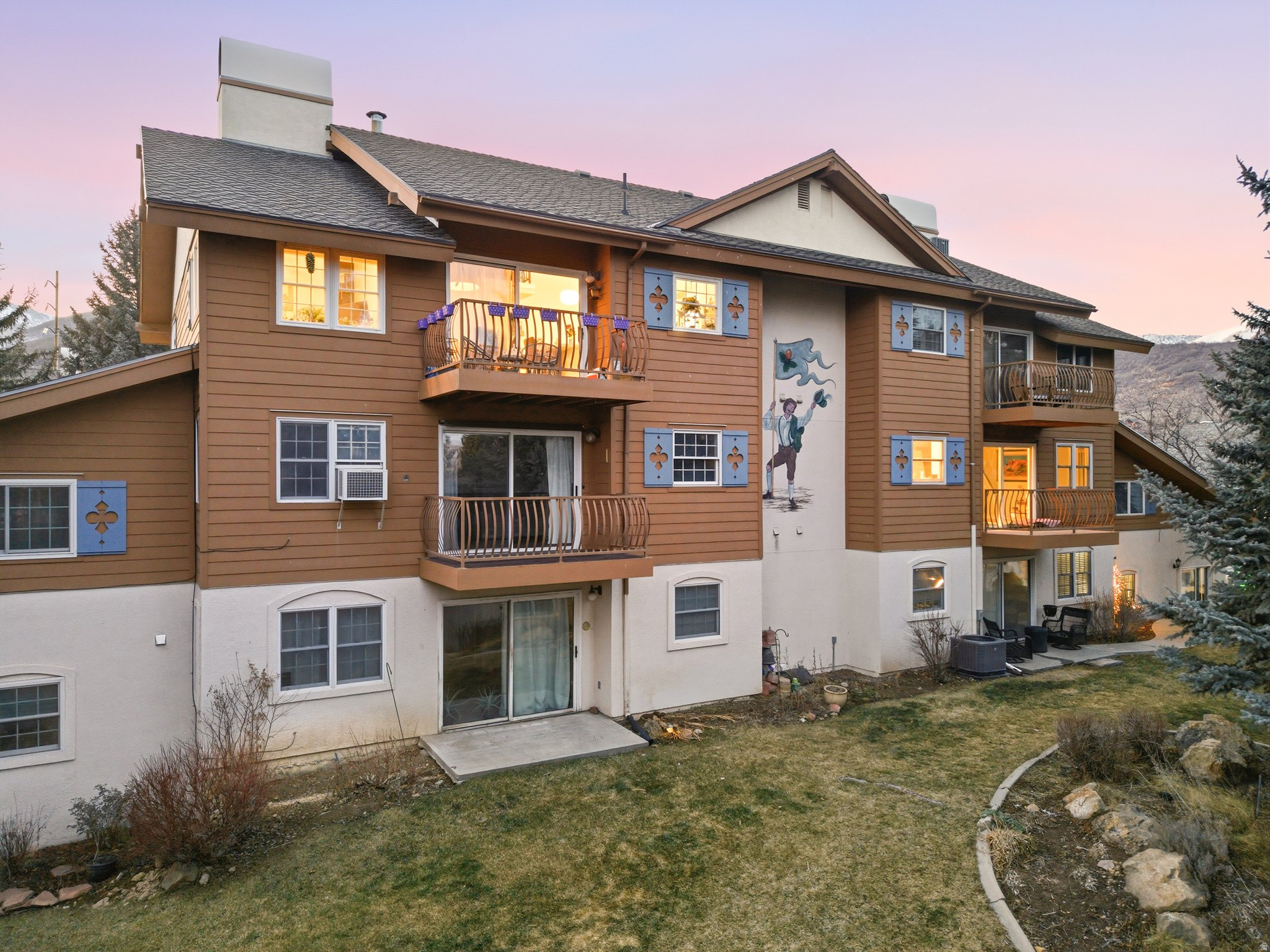 SWISS OAKS - Residential