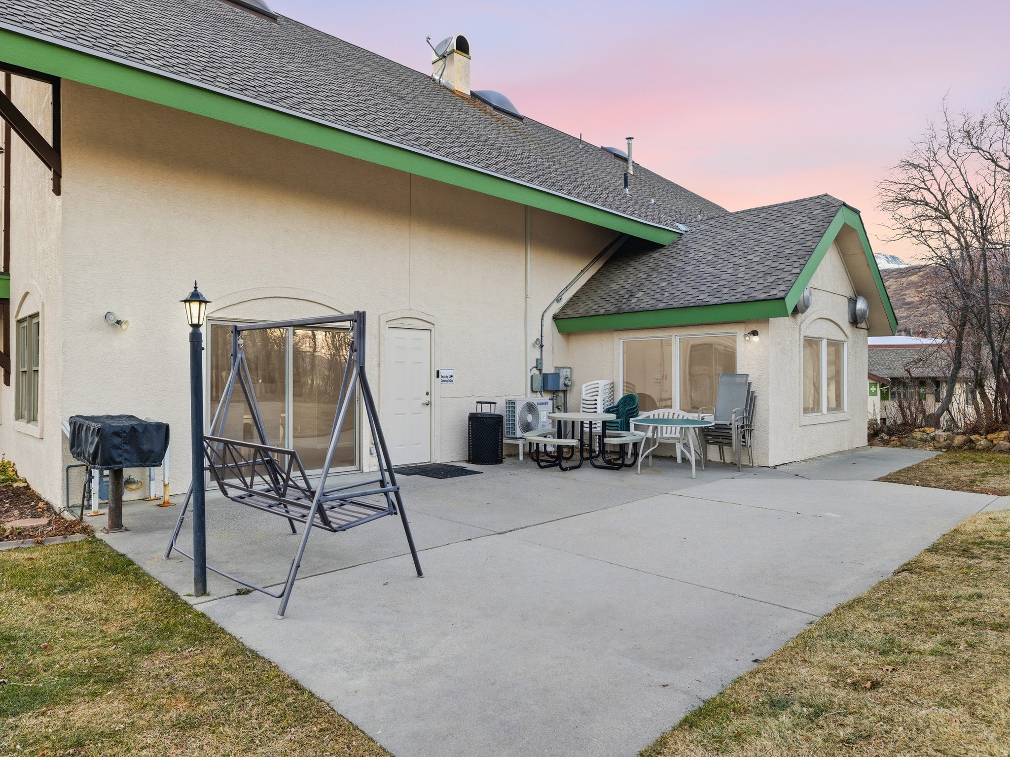 SWISS OAKS - Residential