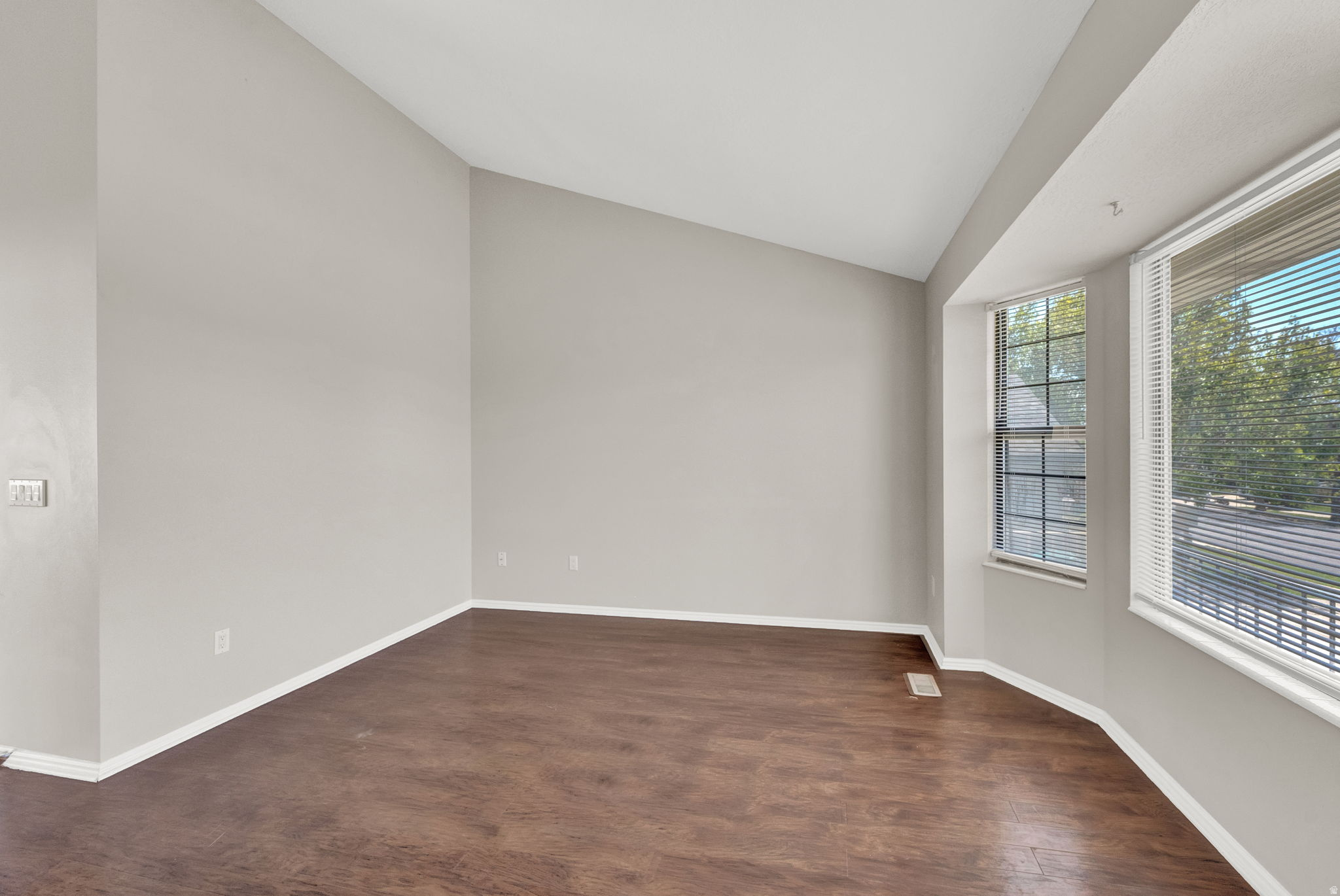 EAST MEADOW - Residential