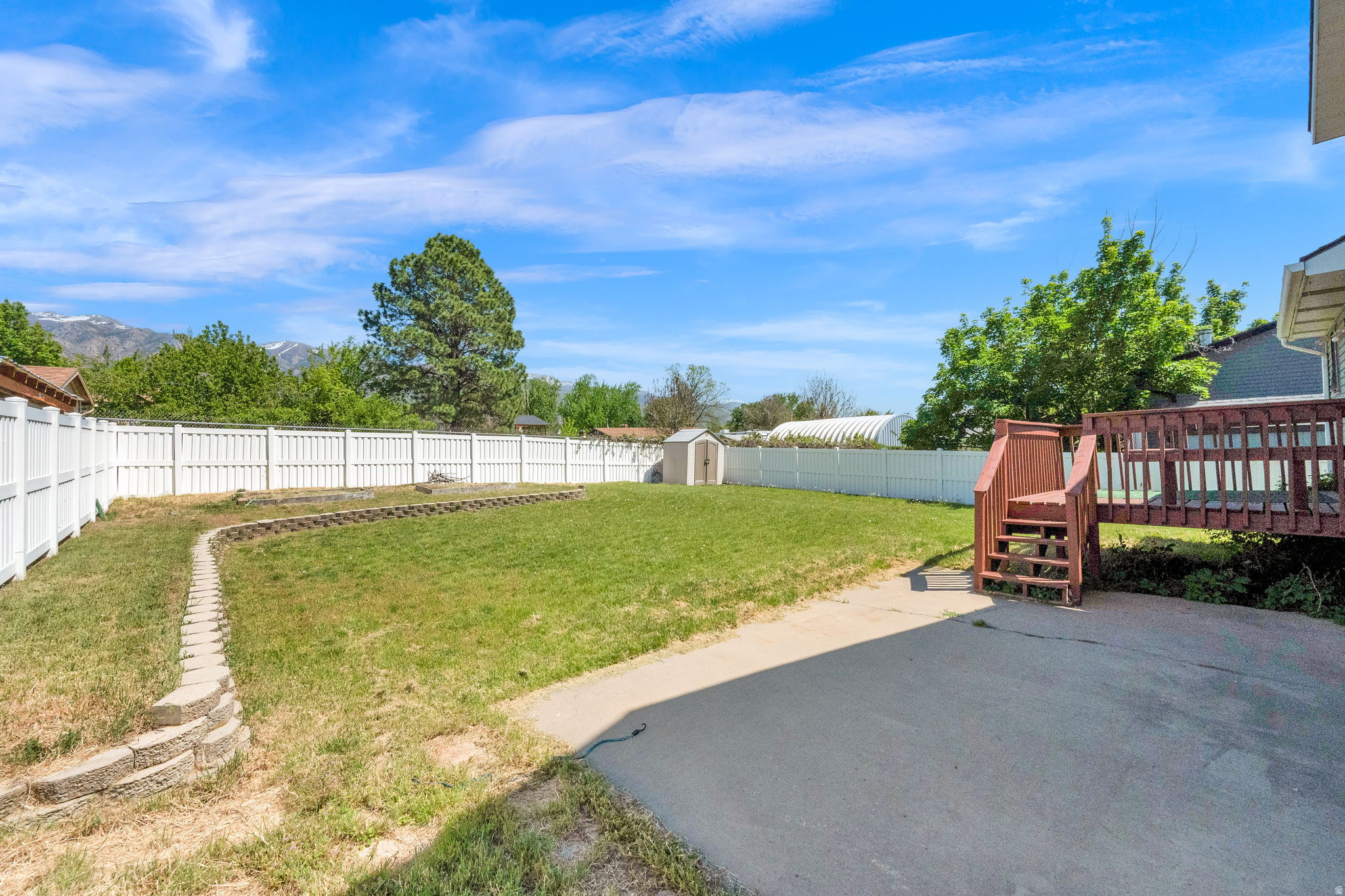 EAST MEADOW - Residential