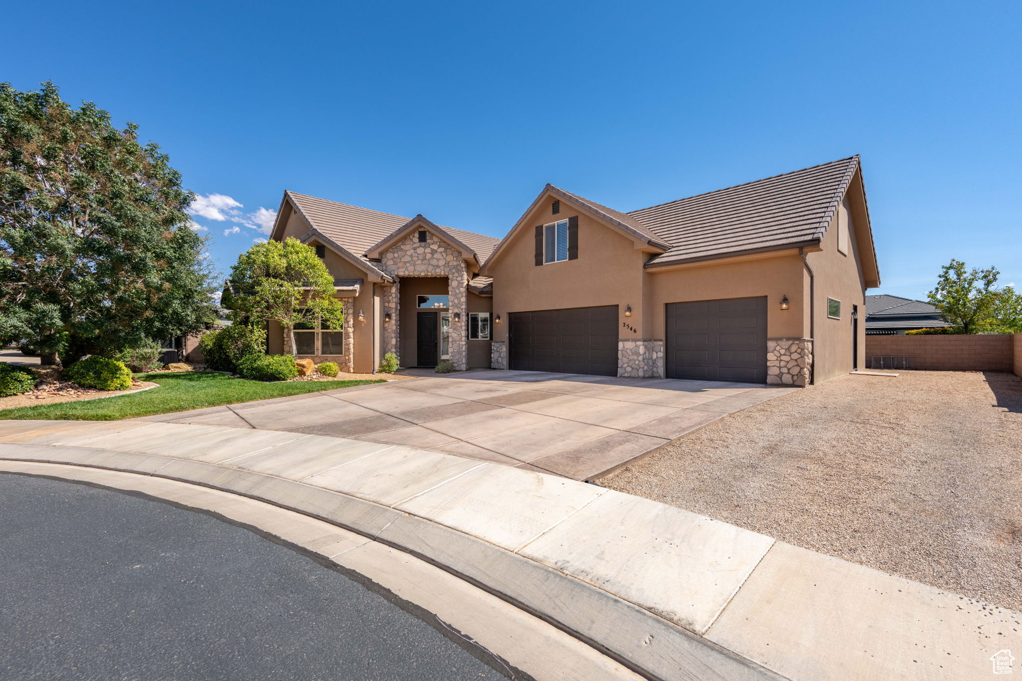 GENTRY LANE - Residential