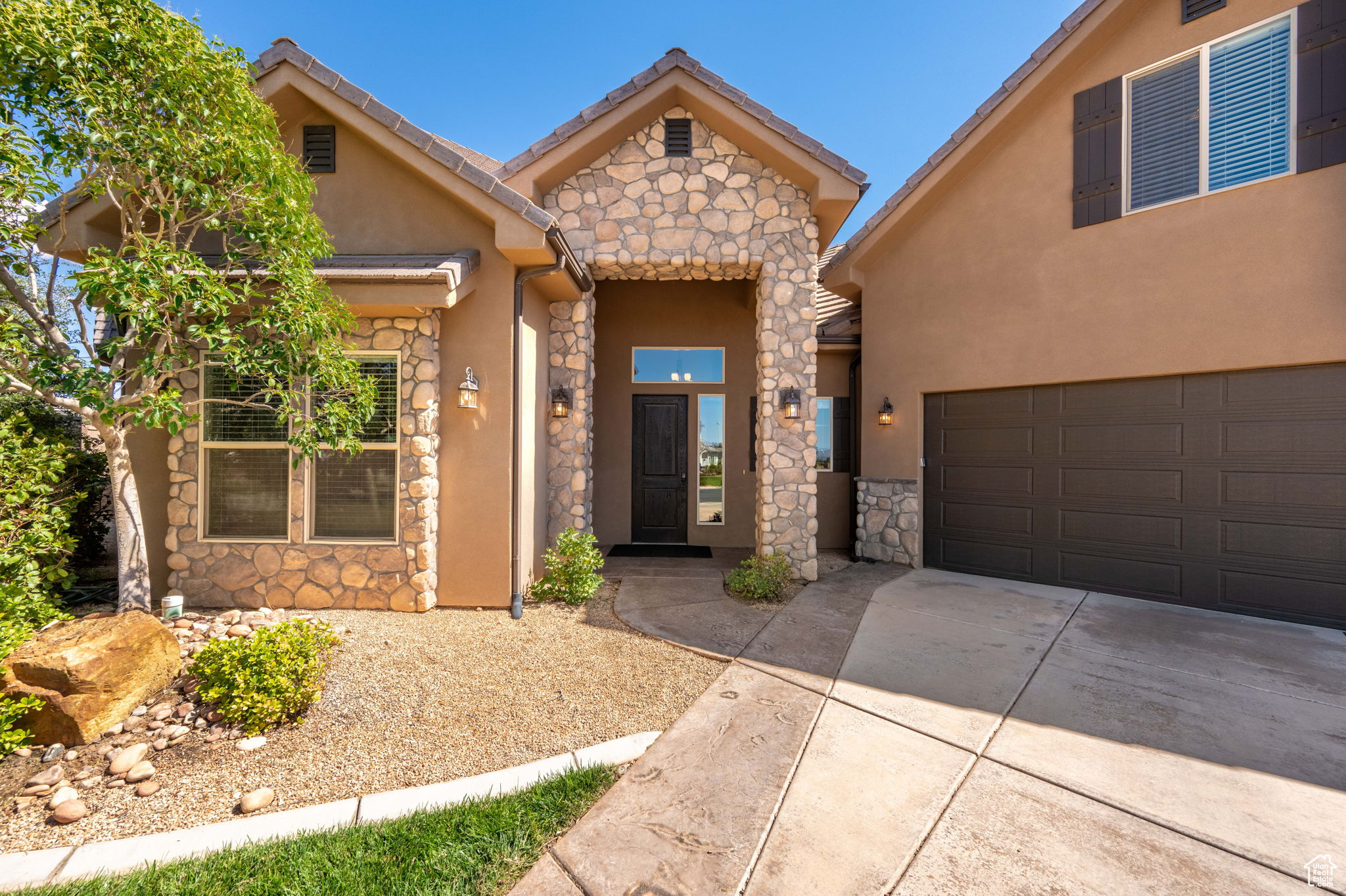 GENTRY LANE - Residential