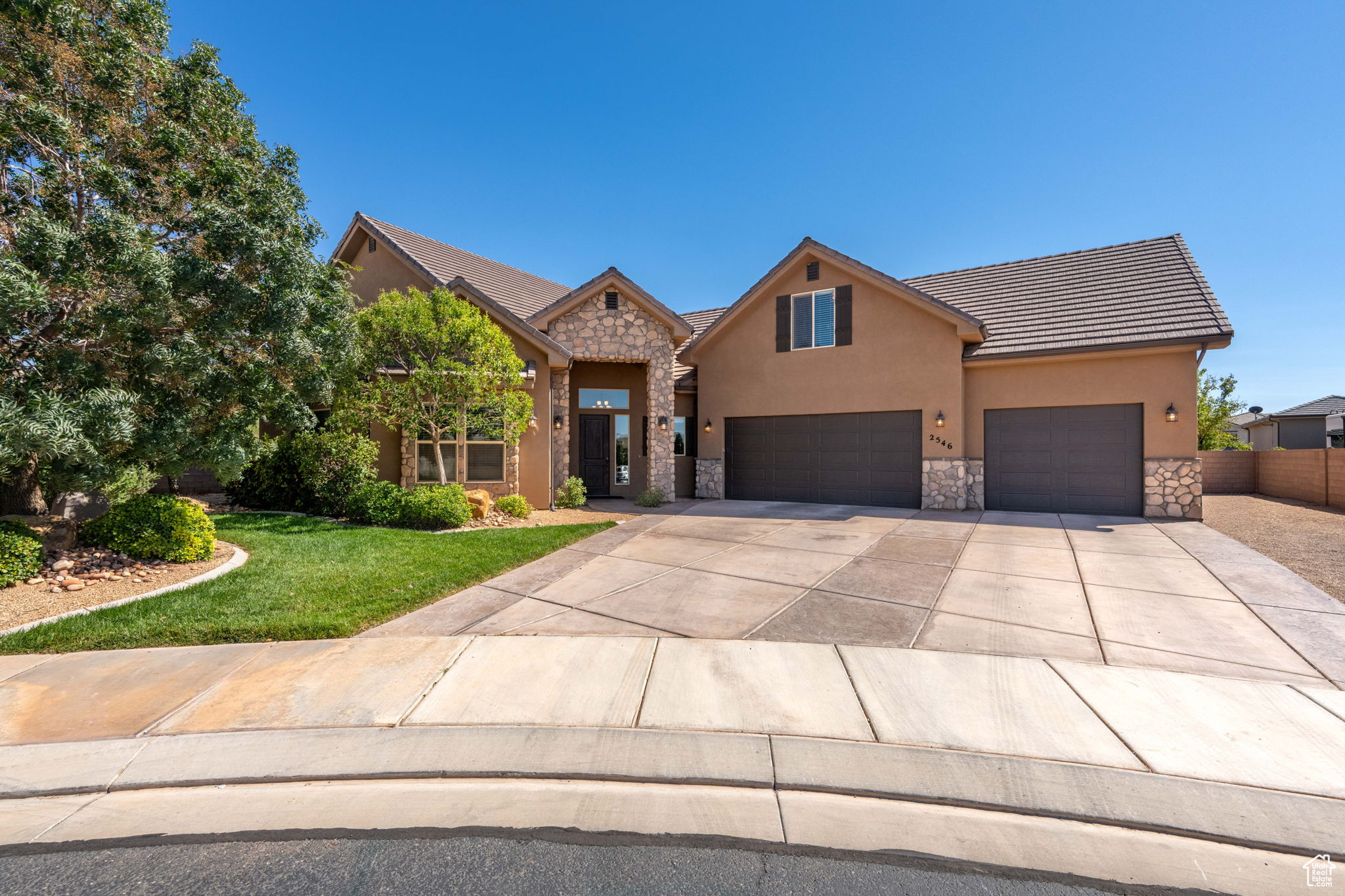 GENTRY LANE - Residential