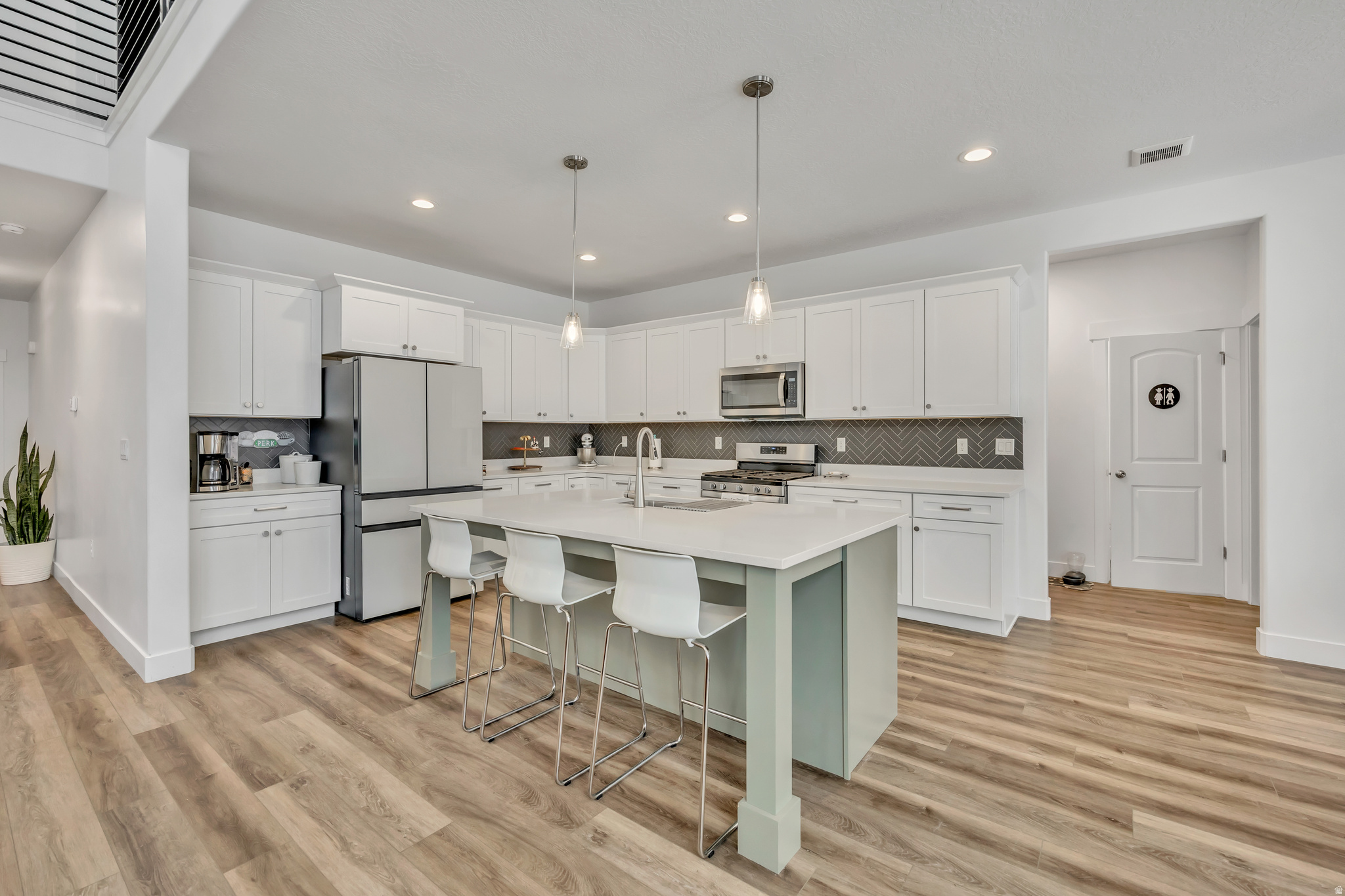 MOUNTAIN RIDGE - Residential