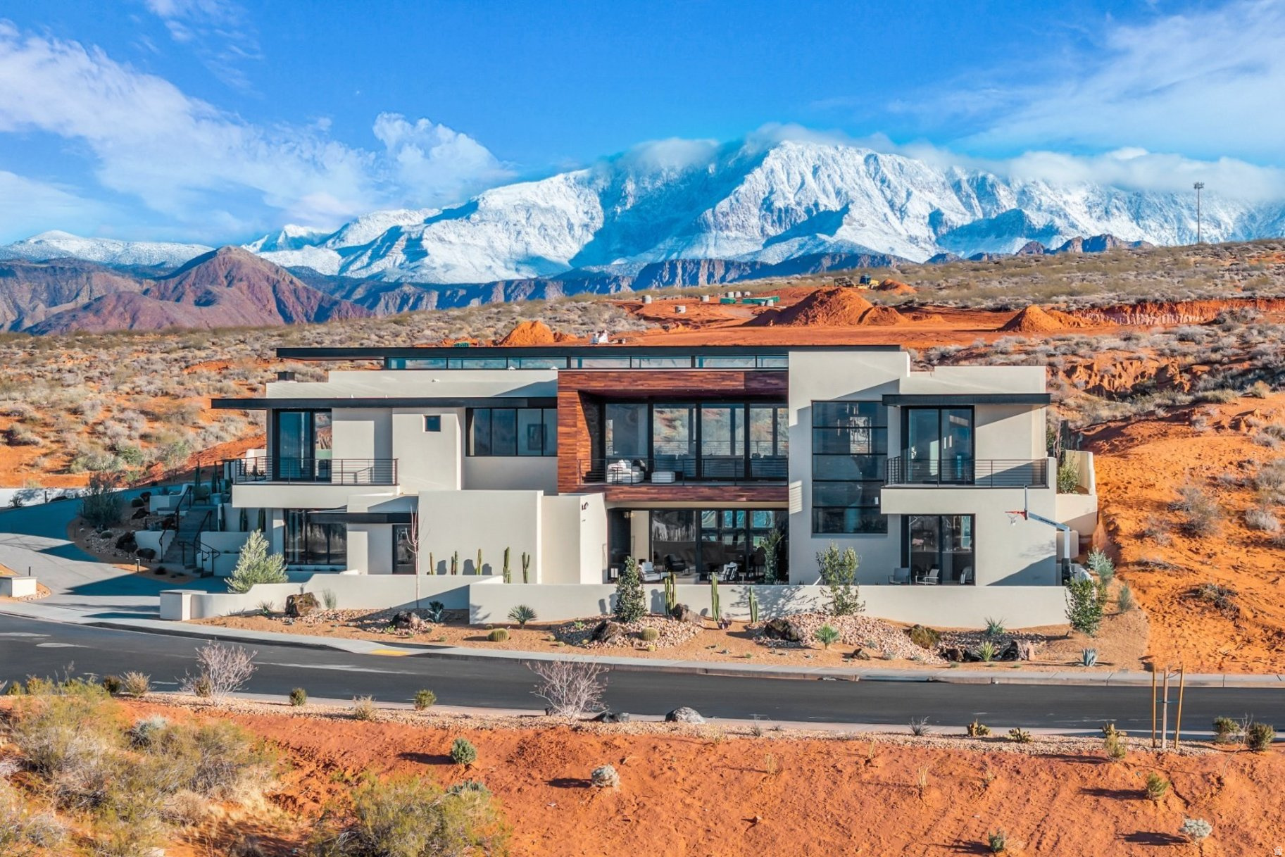 SOLENTE VILLAGE - Residential