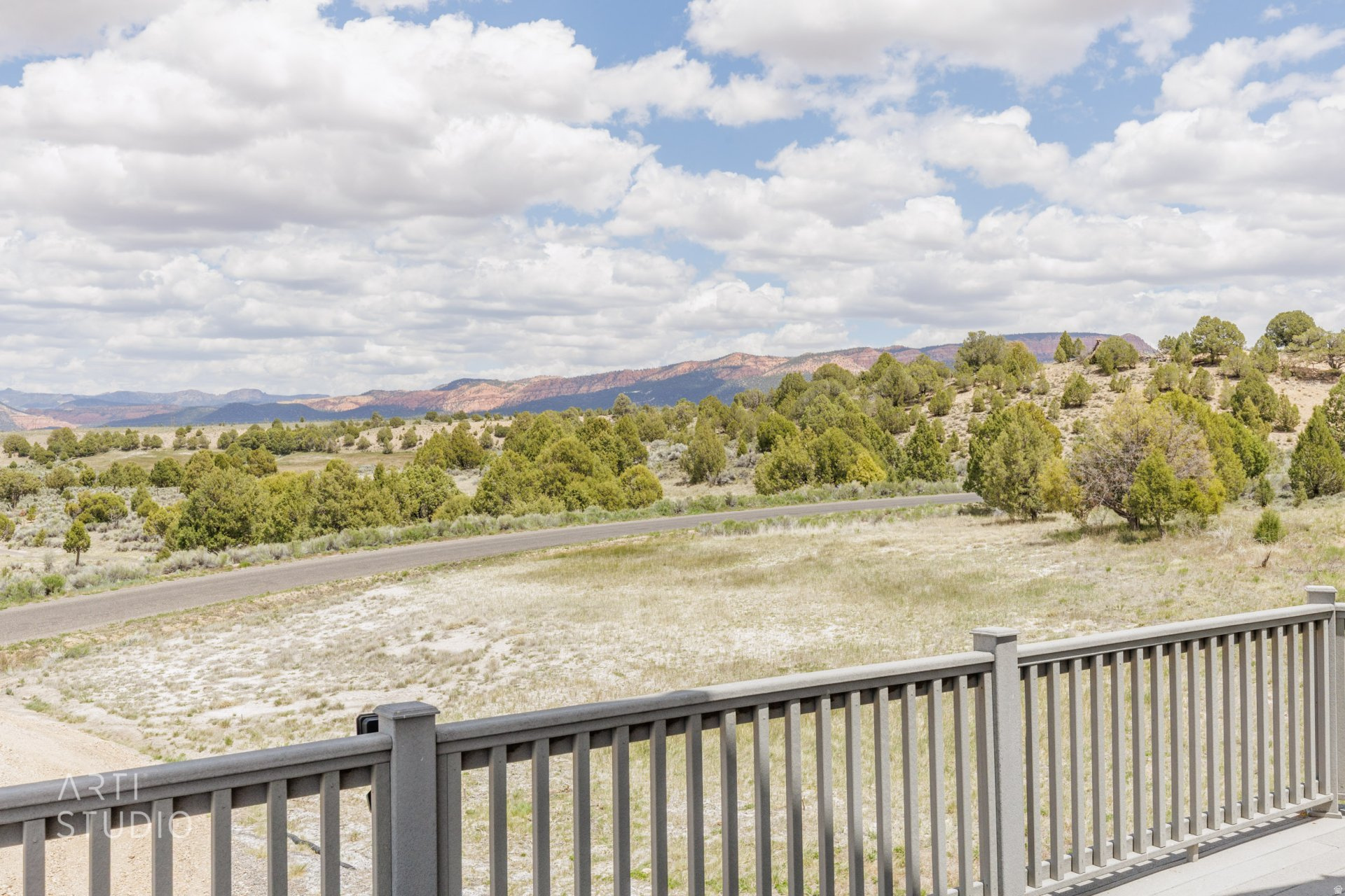 PAUNSAUGUNT CLIFFS SUBDIVISION - Residential