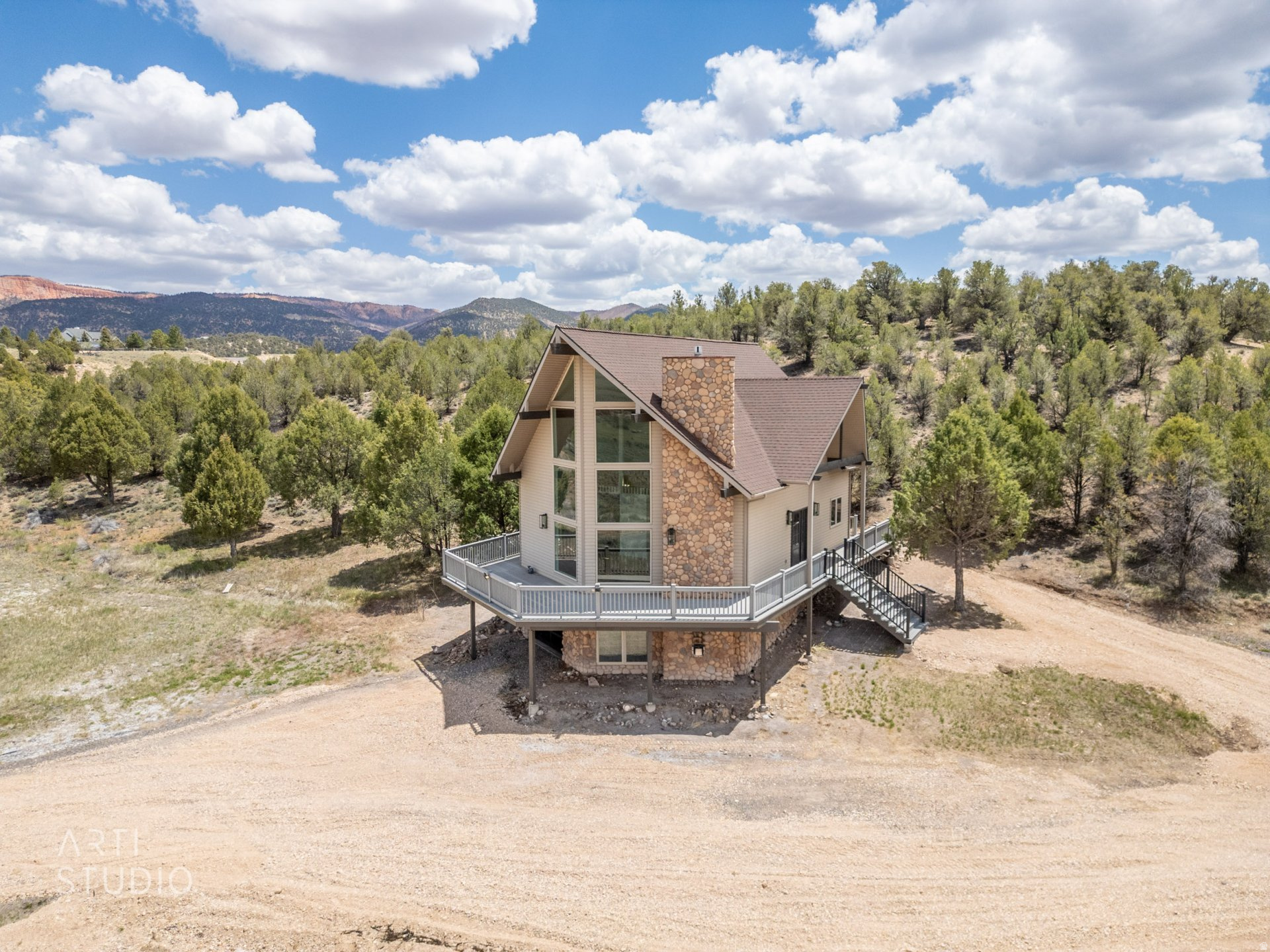 PAUNSAUGUNT CLIFFS SUBDIVISION - Residential