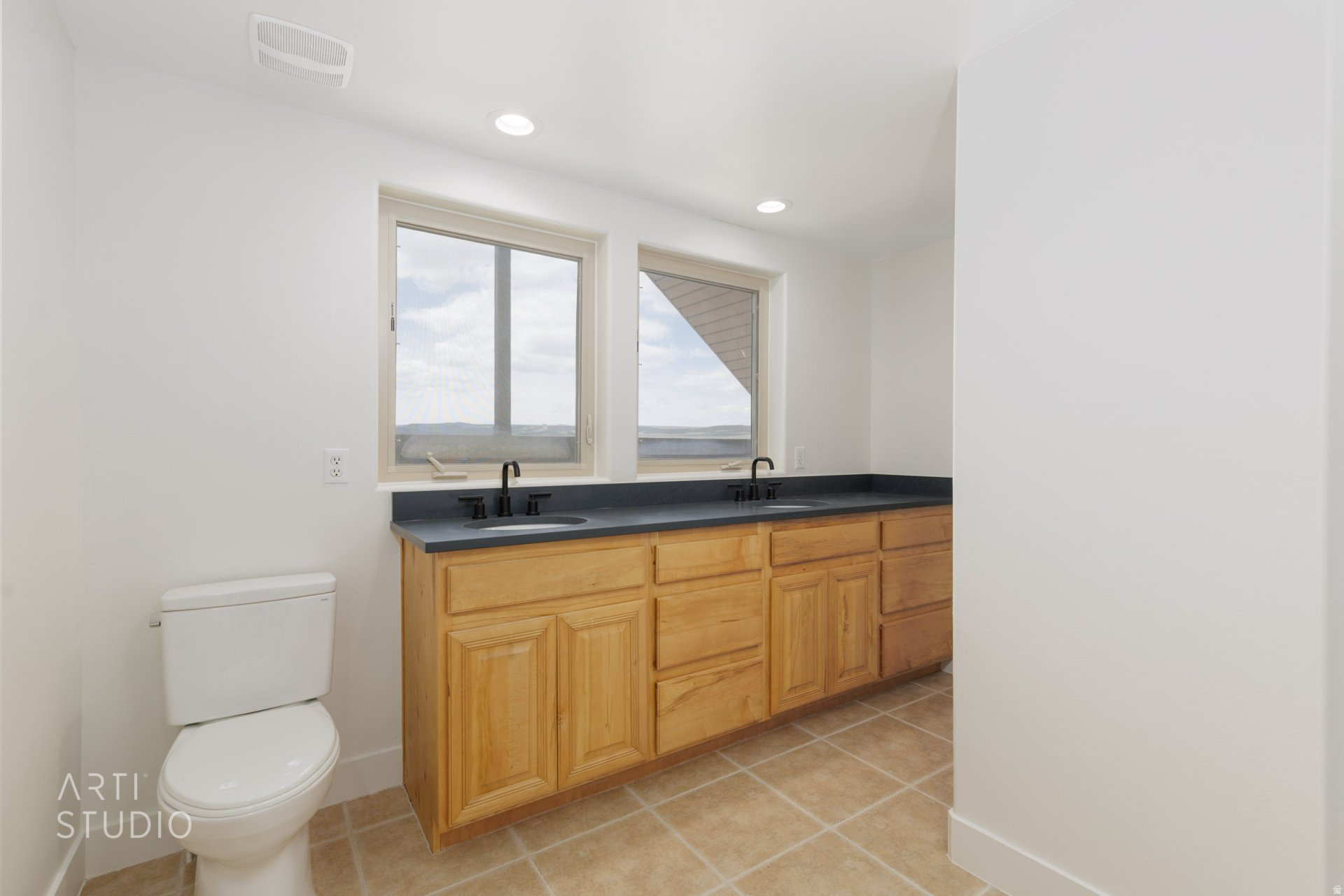 PAUNSAUGUNT CLIFFS SUBDIVISION - Residential