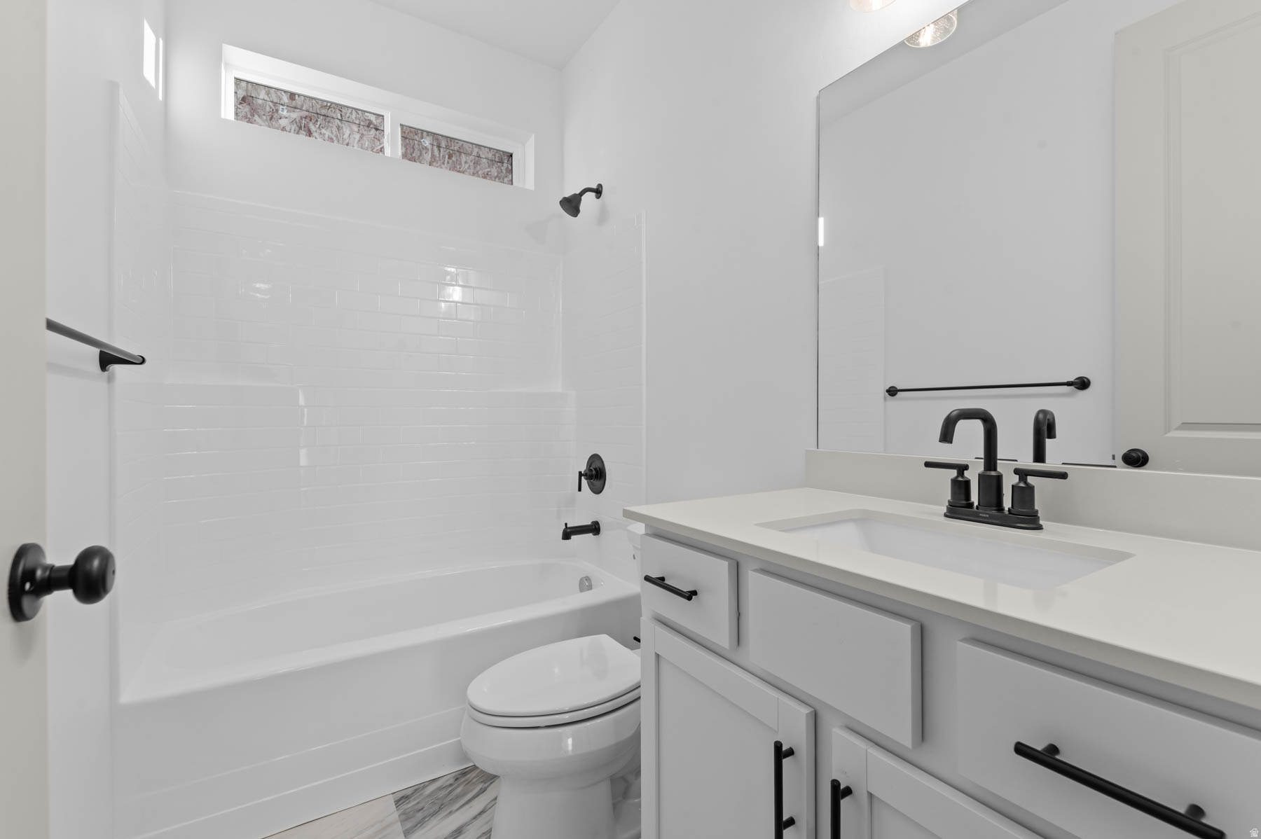 BROADVIEW SHORES COTTAGES 802 - Residential