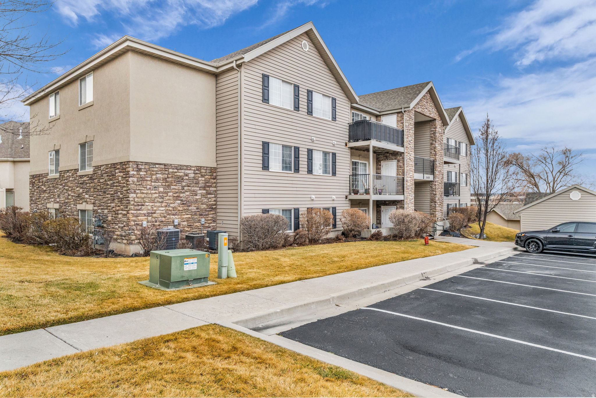 WESTBURY - Residential