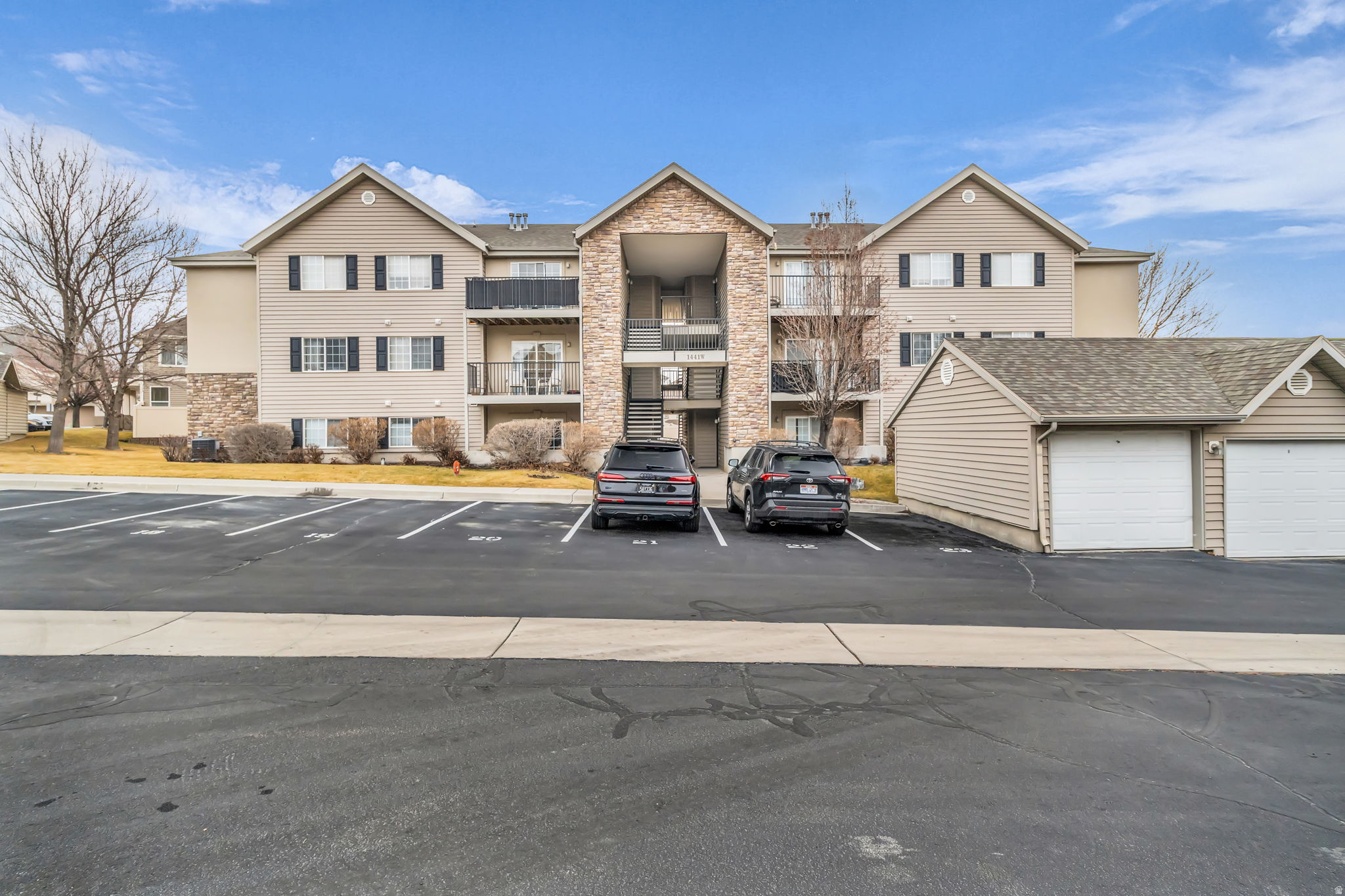 WESTBURY - Residential