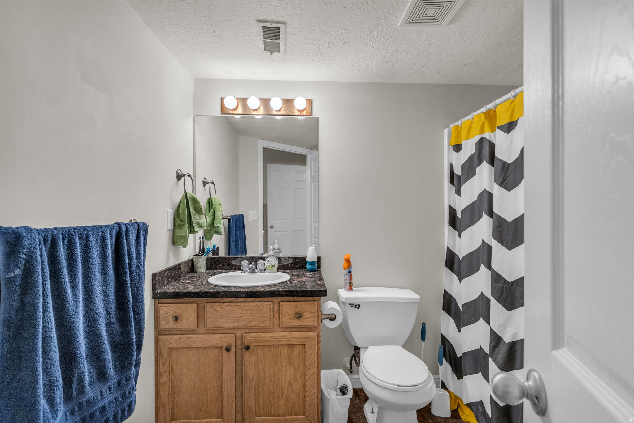 WESTBURY - Residential