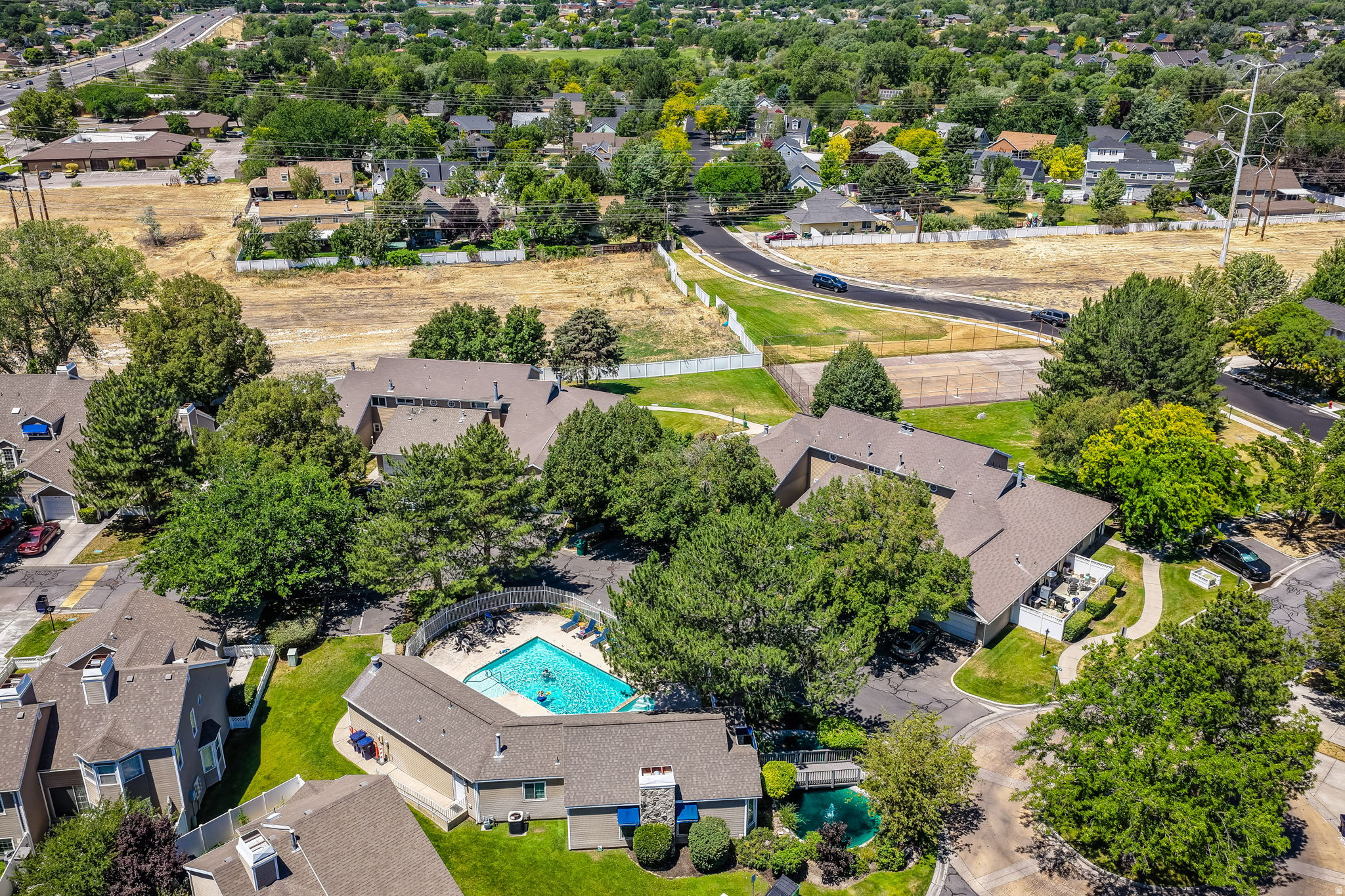 CHESTNUT PLACE CONDMN - Residential