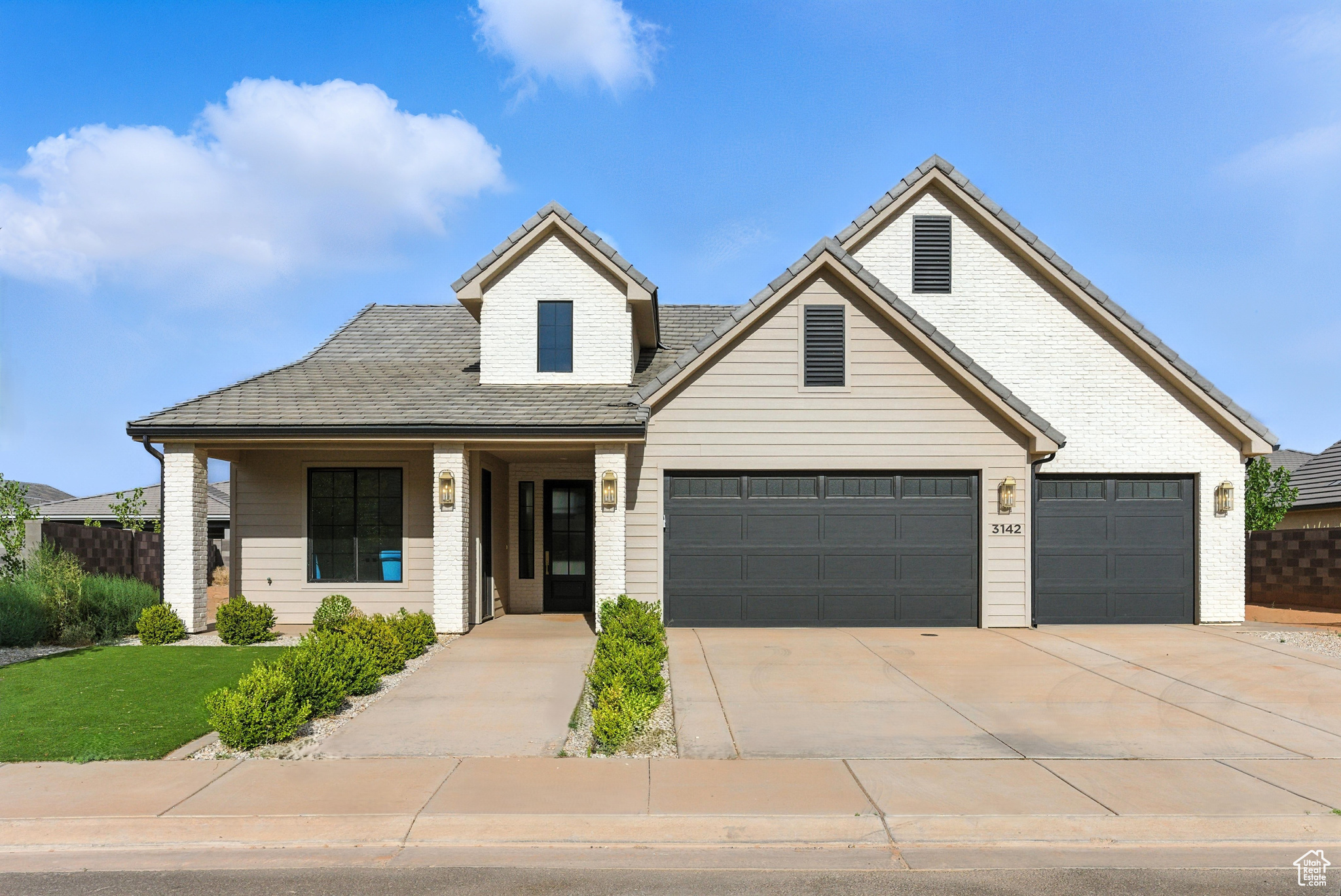 The buyer had a personal situation and was not able to close. Now is your chance to take a look at this well-designed home with gourmet kitchen just minutes away from Copper Rock's golf course, Sand Hollow and Warner Valley. This upgraded 4-bedroom, 2 bath, open concept home is located on a cul-de-sac in the North Slope Subdivision of Copper Rock. There are exciting things coming to the neighborhood! give us a call and we will fill you in.