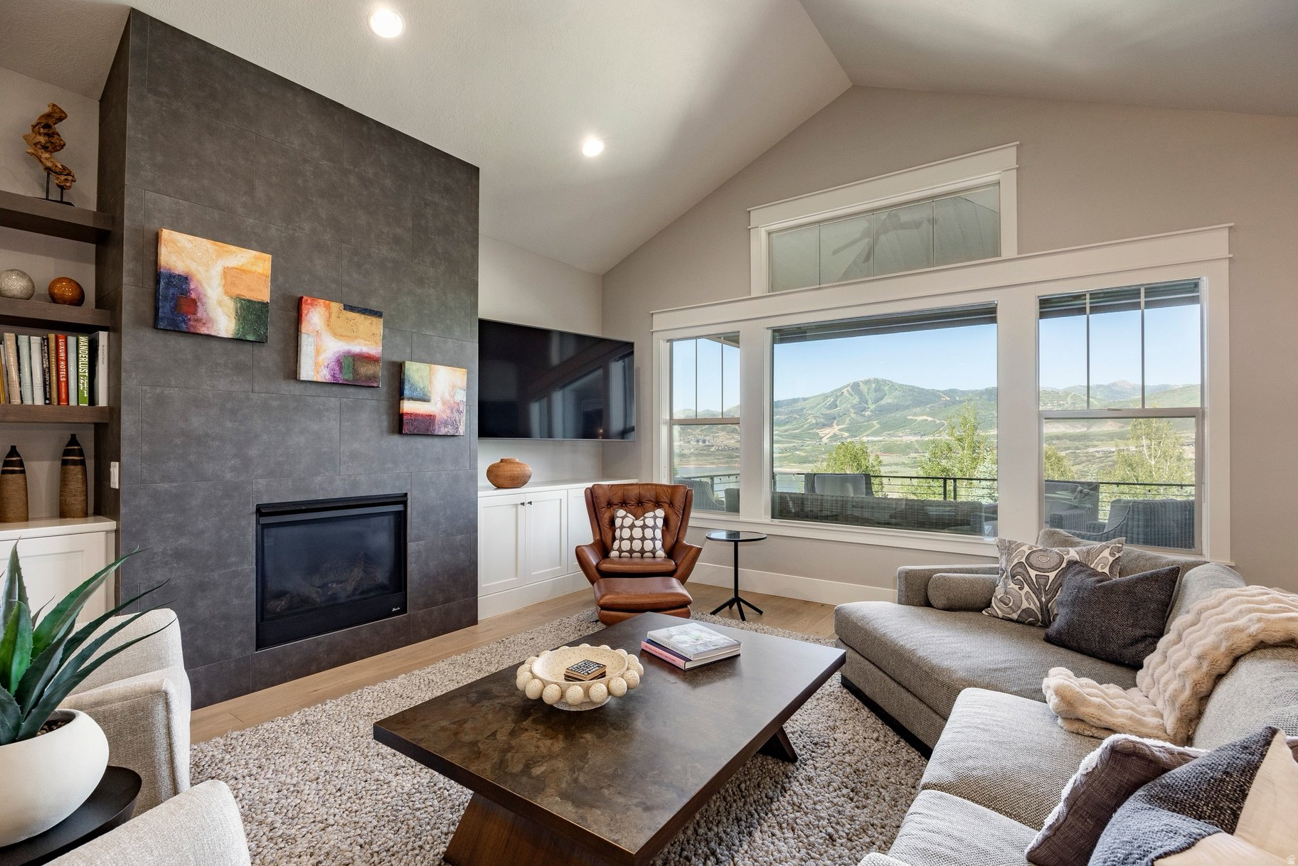 DEER MOUNTAIN - Residential