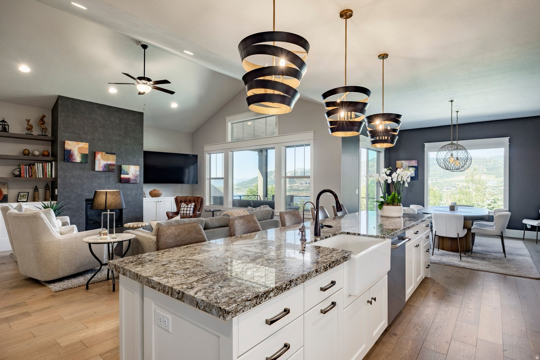 DEER MOUNTAIN - Residential