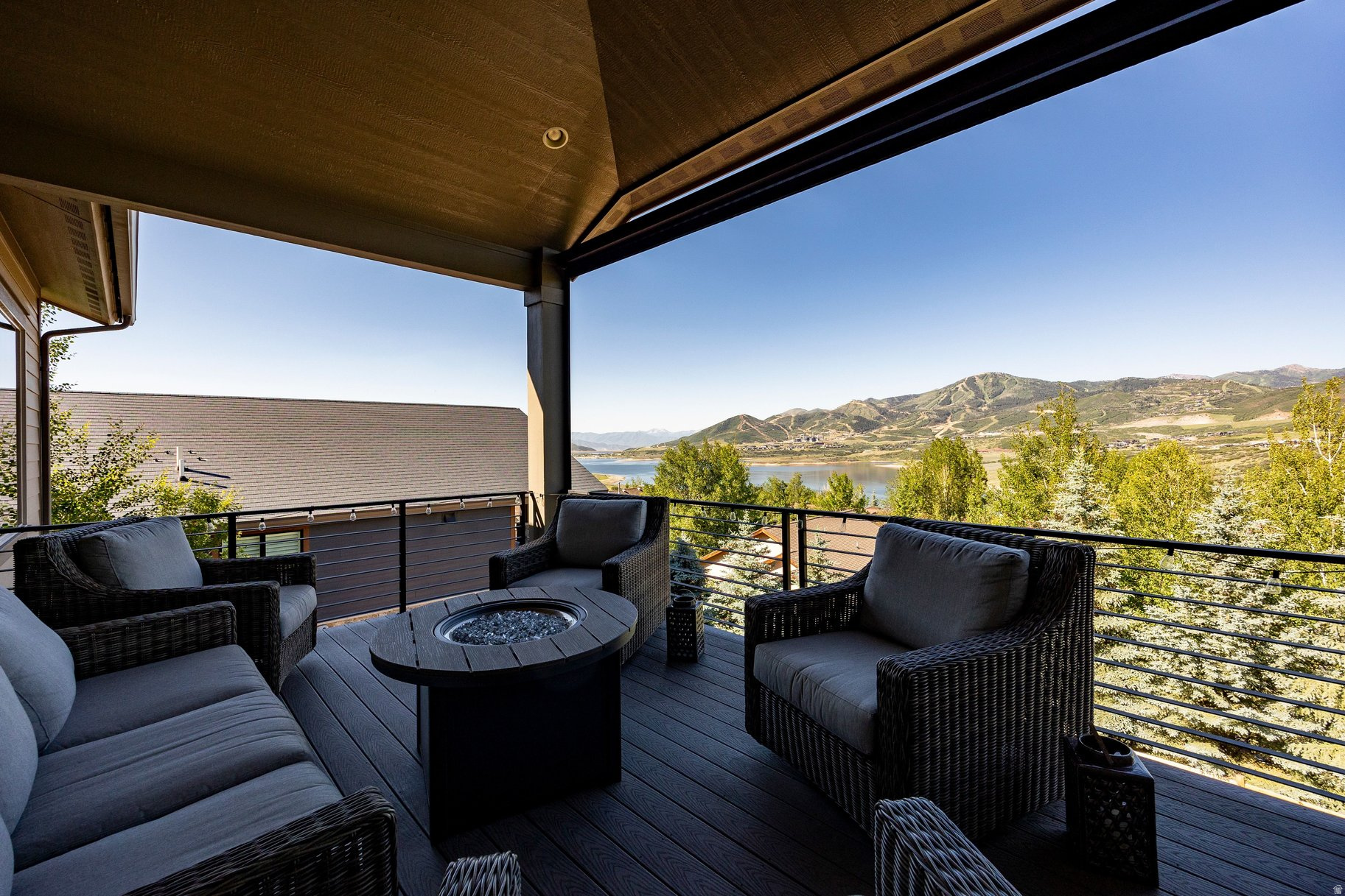 DEER MOUNTAIN - Residential