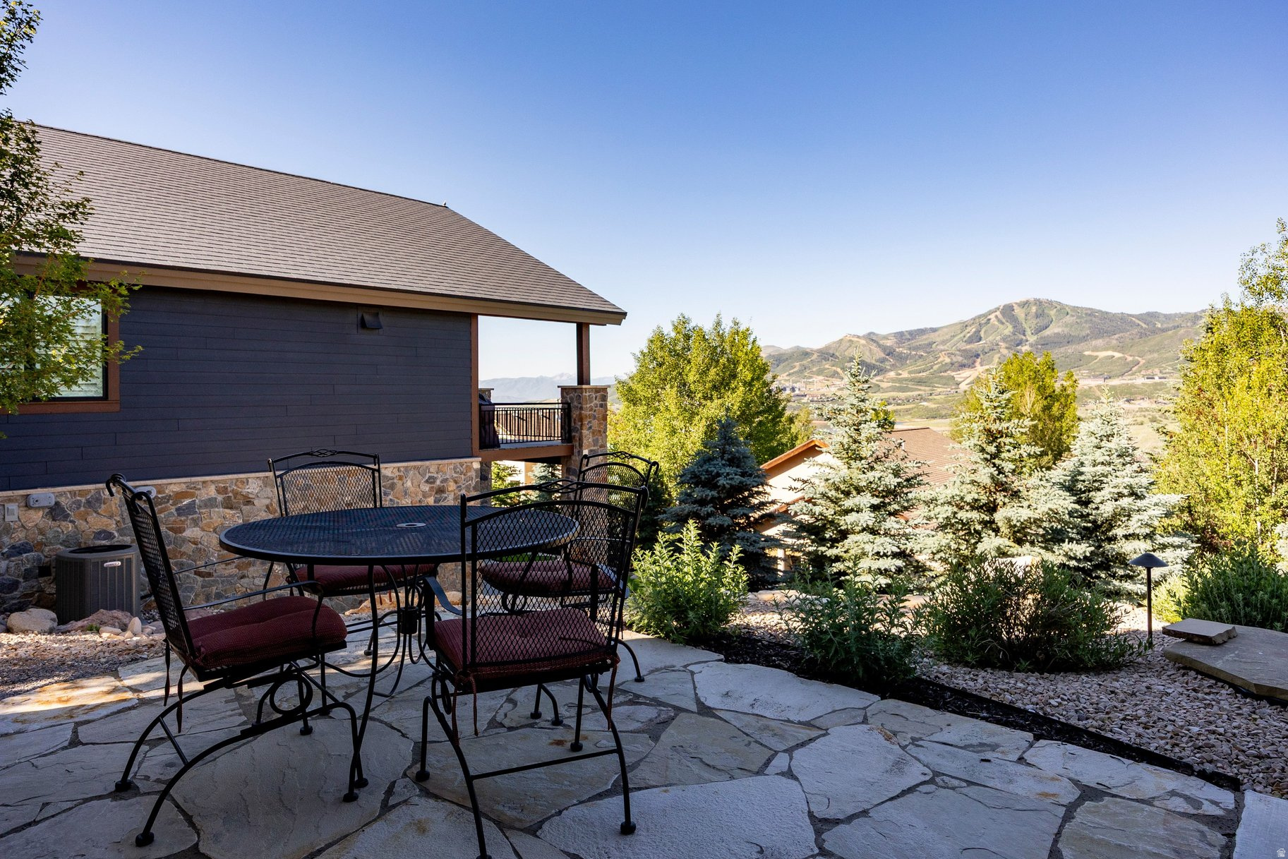 DEER MOUNTAIN - Residential