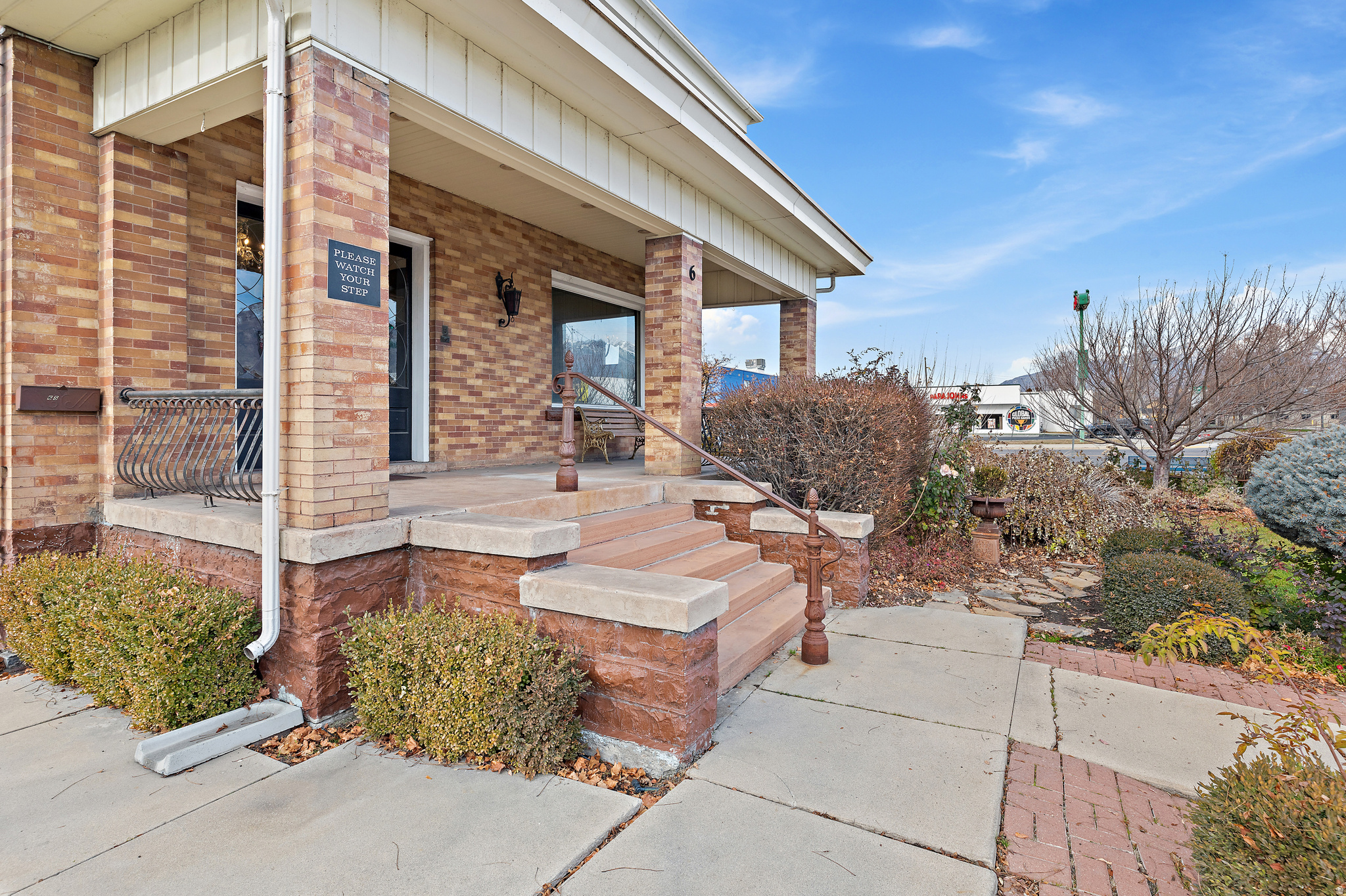 CUSHING - Commercial Sale