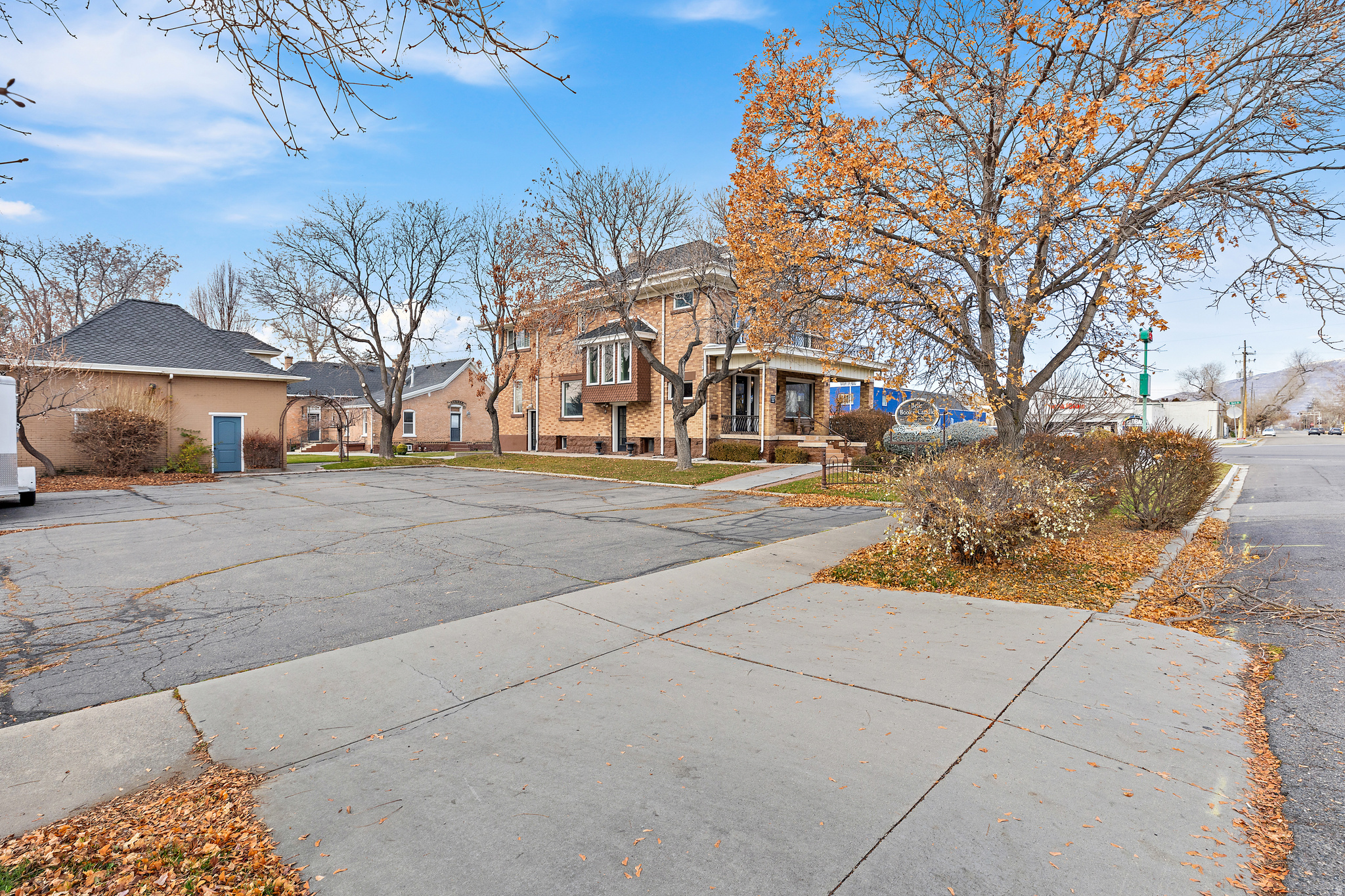CUSHING - Commercial Sale