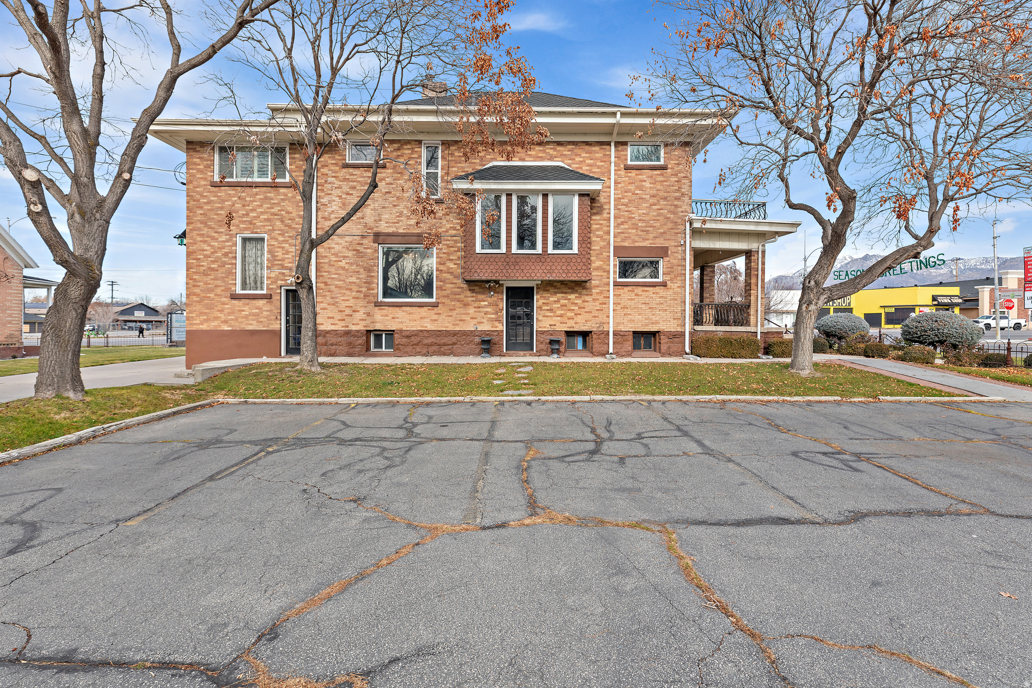 CUSHING - Commercial Sale