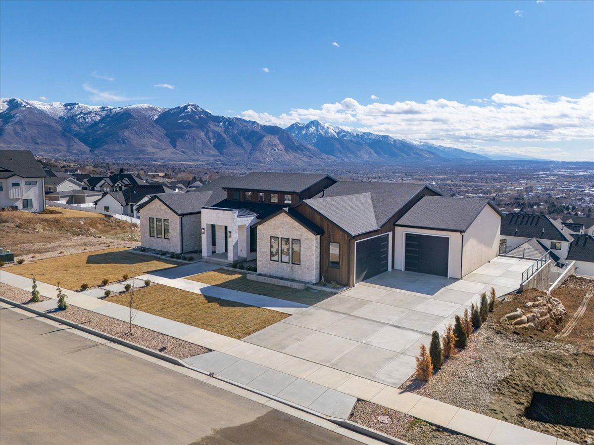 DEER CREST - Residential