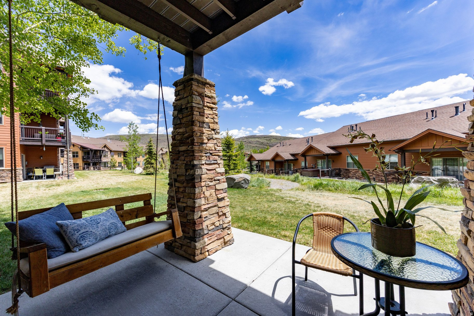 BLACK ROCK RIDGE - Residential